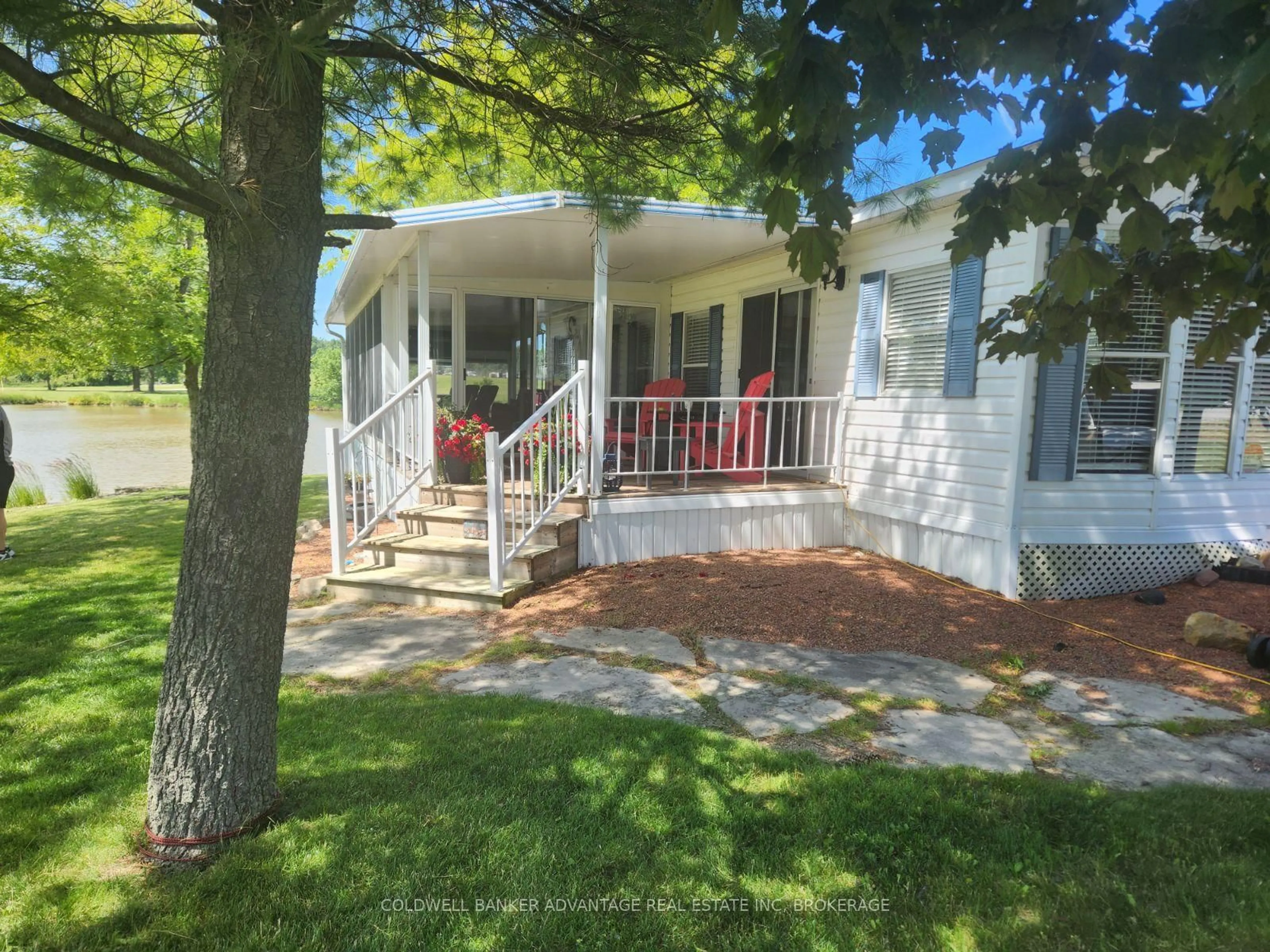 Unknown for 2325 Victoria Ave #202, Pelham Ontario L0S 1C0