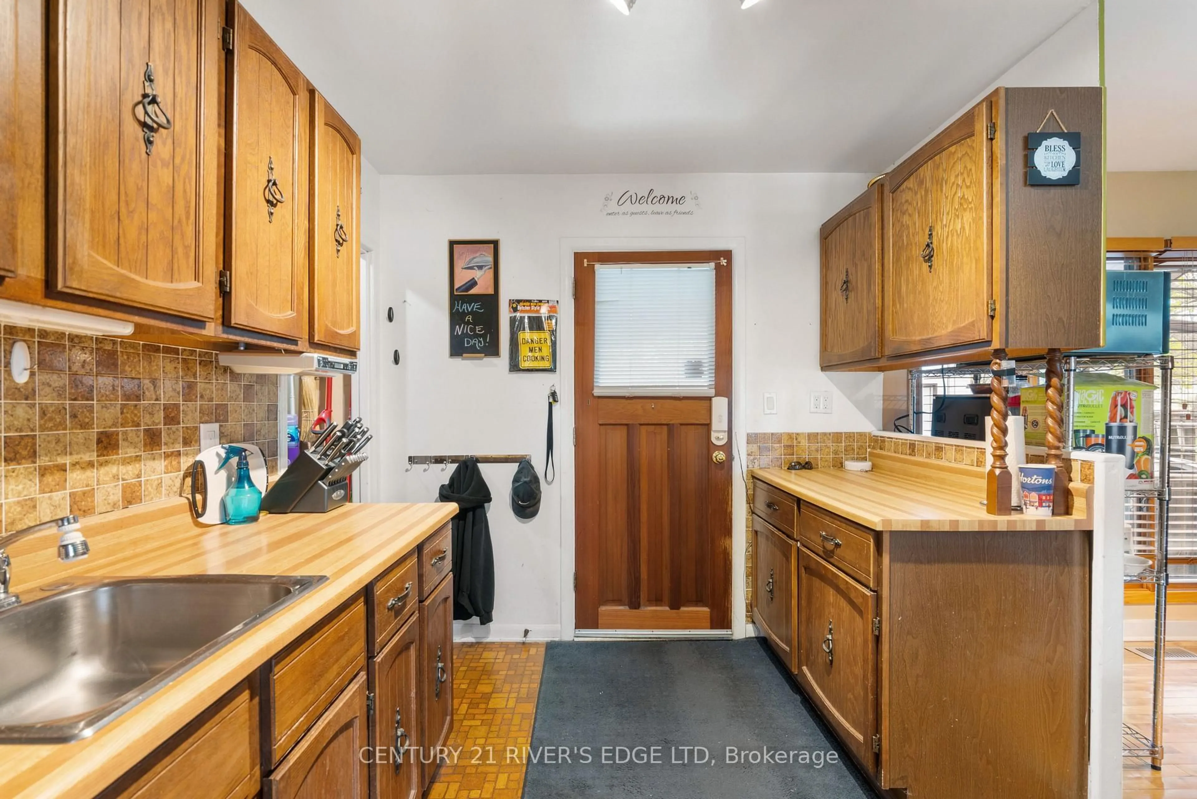 Standard kitchen, unknown for 54 Loyalist St, South Dundas Ontario K0C 1X0
