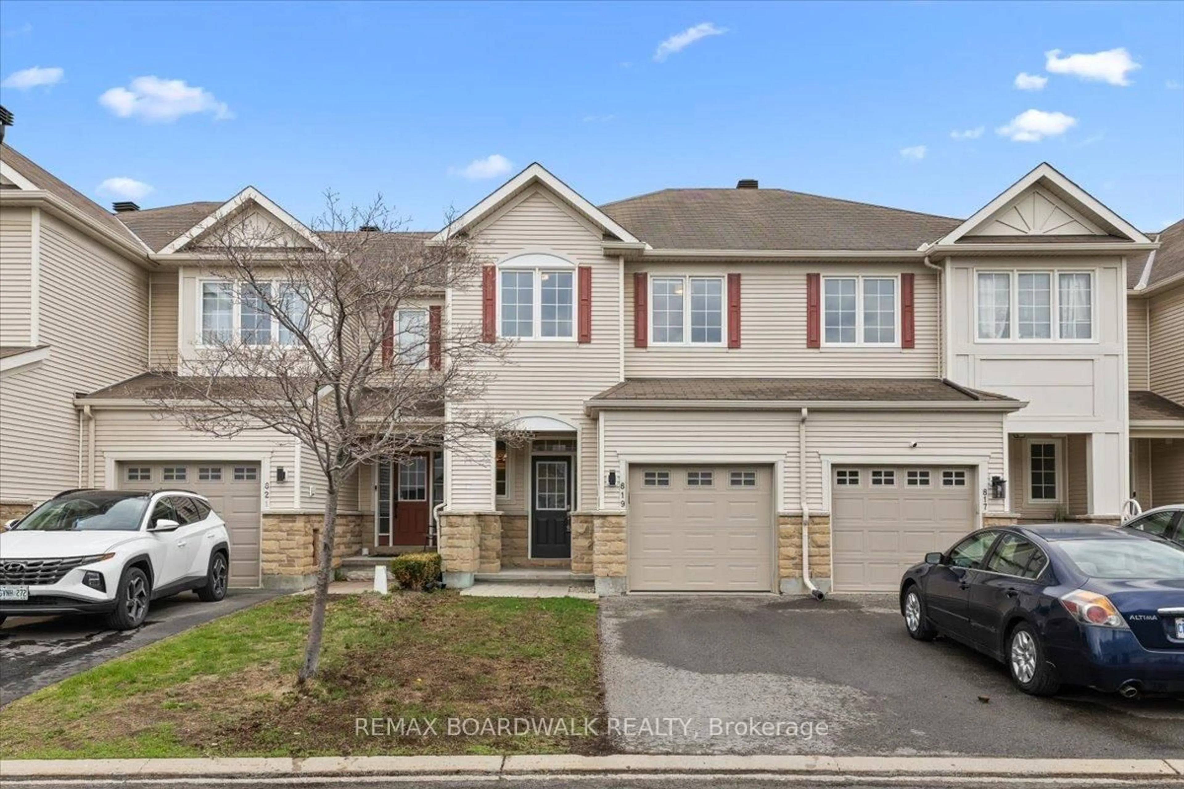A pic from outside/outdoor area/front of a property/back of a property/a pic from drone, street for 819 Kennacraig Private, Ottawa Ontario K2J 5T5