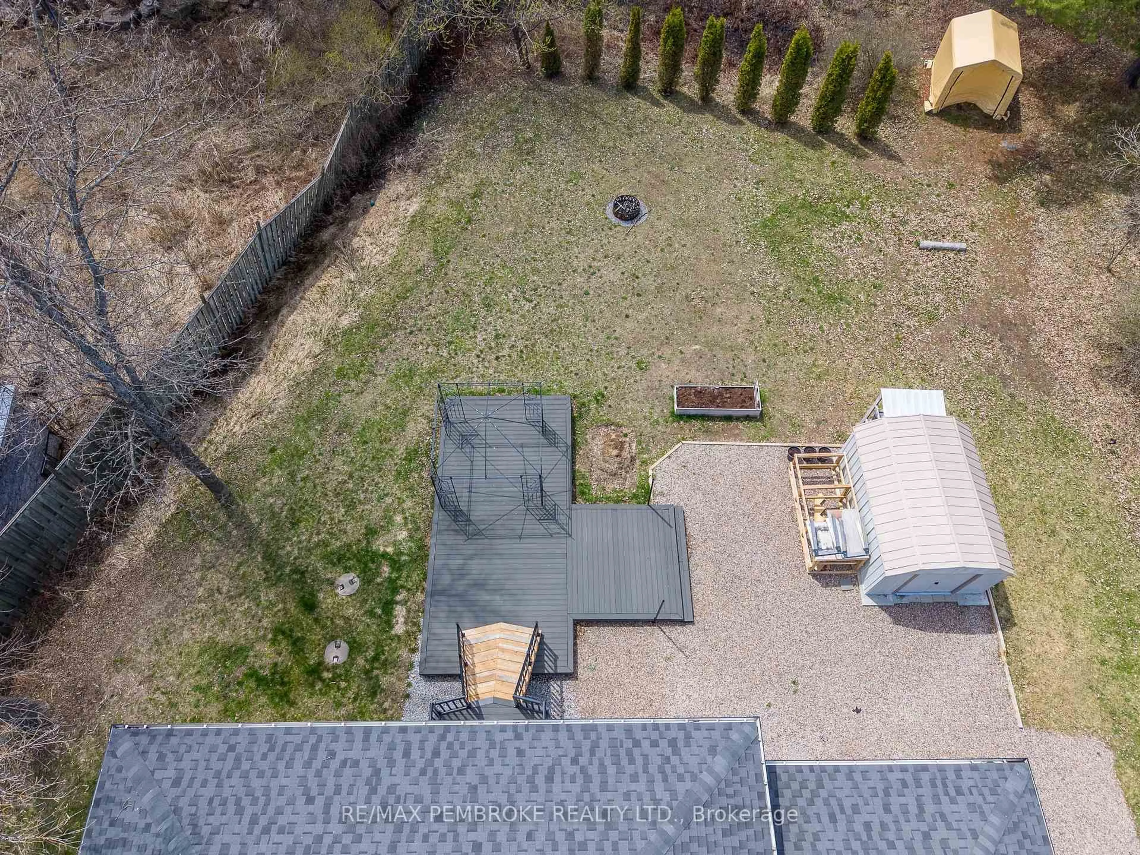 A pic from outside/outdoor area/front of a property/back of a property/a pic from drone, unknown for 166 Golf Course Rd, Pembroke Ontario K8A 7B1