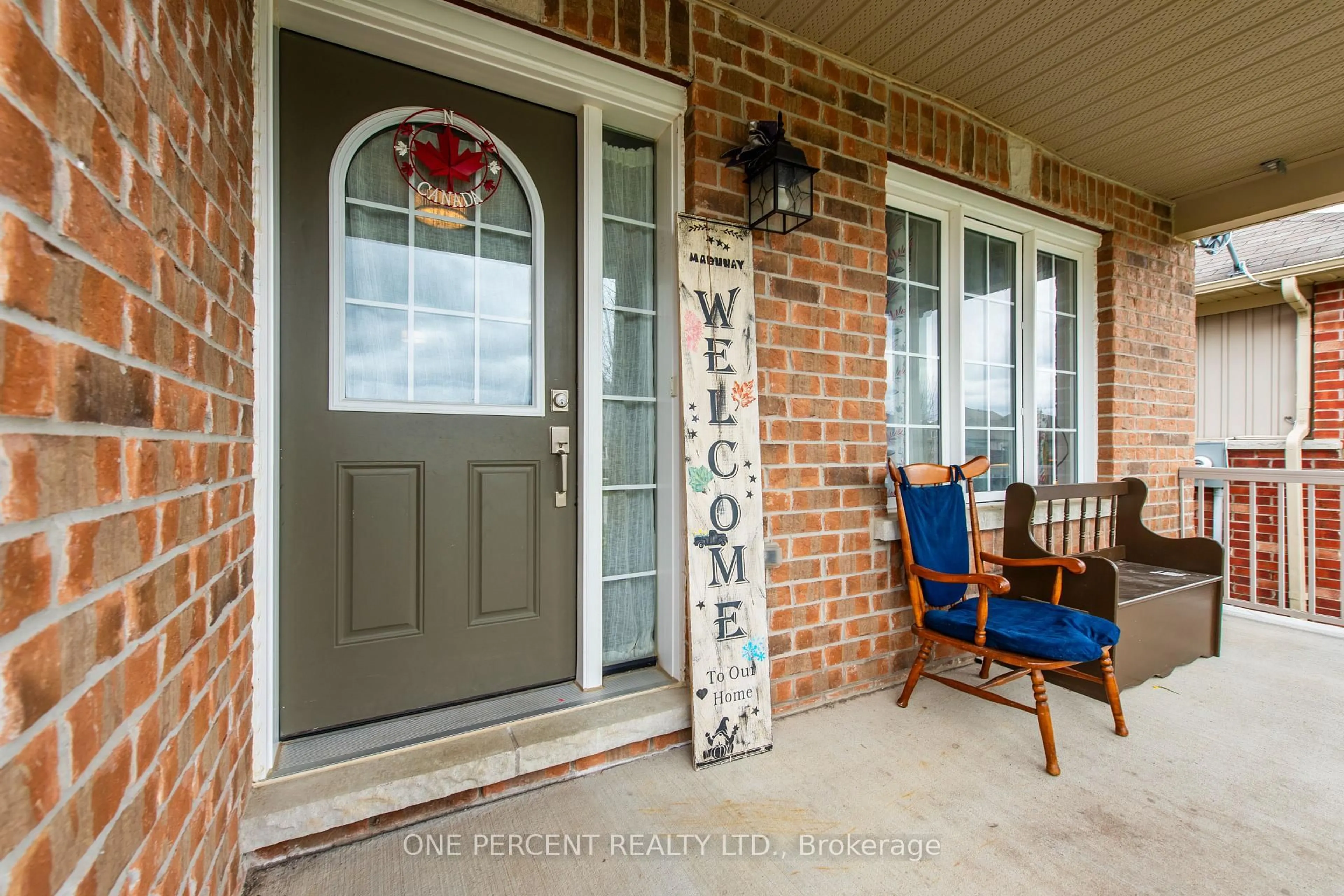 Indoor entryway for 360 Armstrong St, North Perth Ontario N4W 0E5
