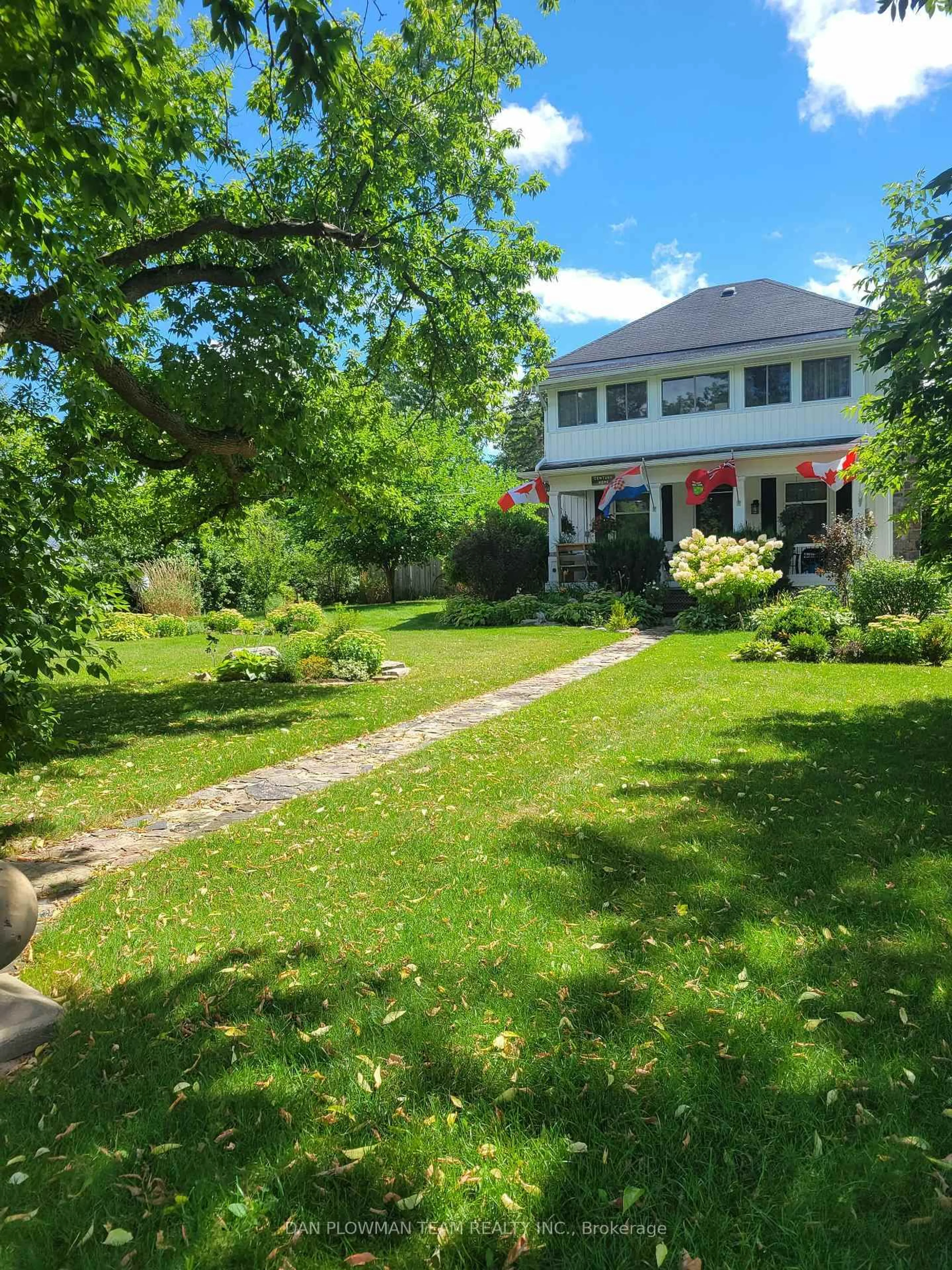 A pic from outside/outdoor area/front of a property/back of a property/a pic from drone, street for 48 Dunn St, Kawartha Lakes Ontario K0M 1A0