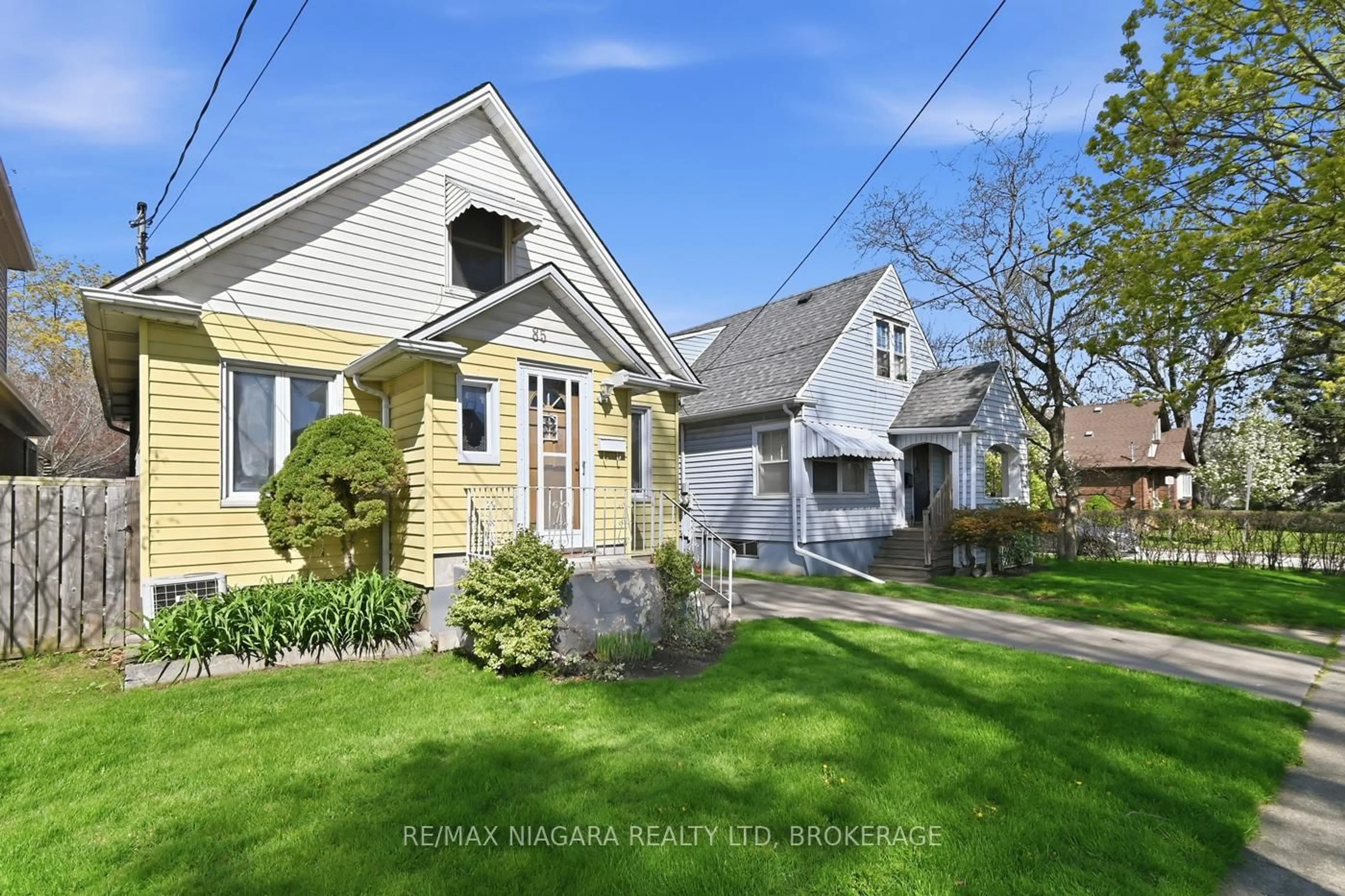 A pic from outside/outdoor area/front of a property/back of a property/a pic from drone, street for 85 Wiley St, St. Catharines Ontario L2R 4G9