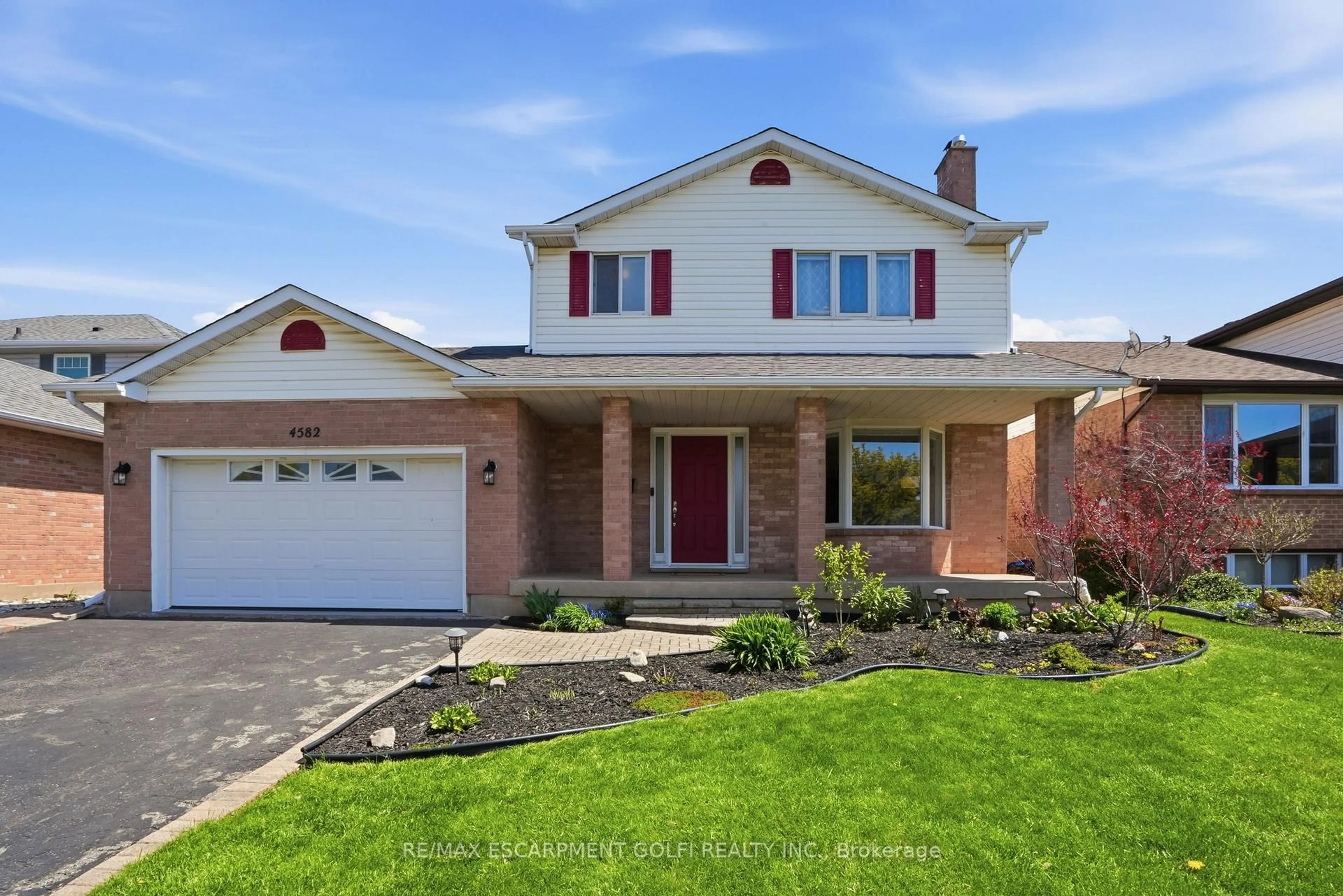 Home with brick exterior material, street for 4582 ST VOLODYMYR Crt, Lincoln Ontario L3J 0B5