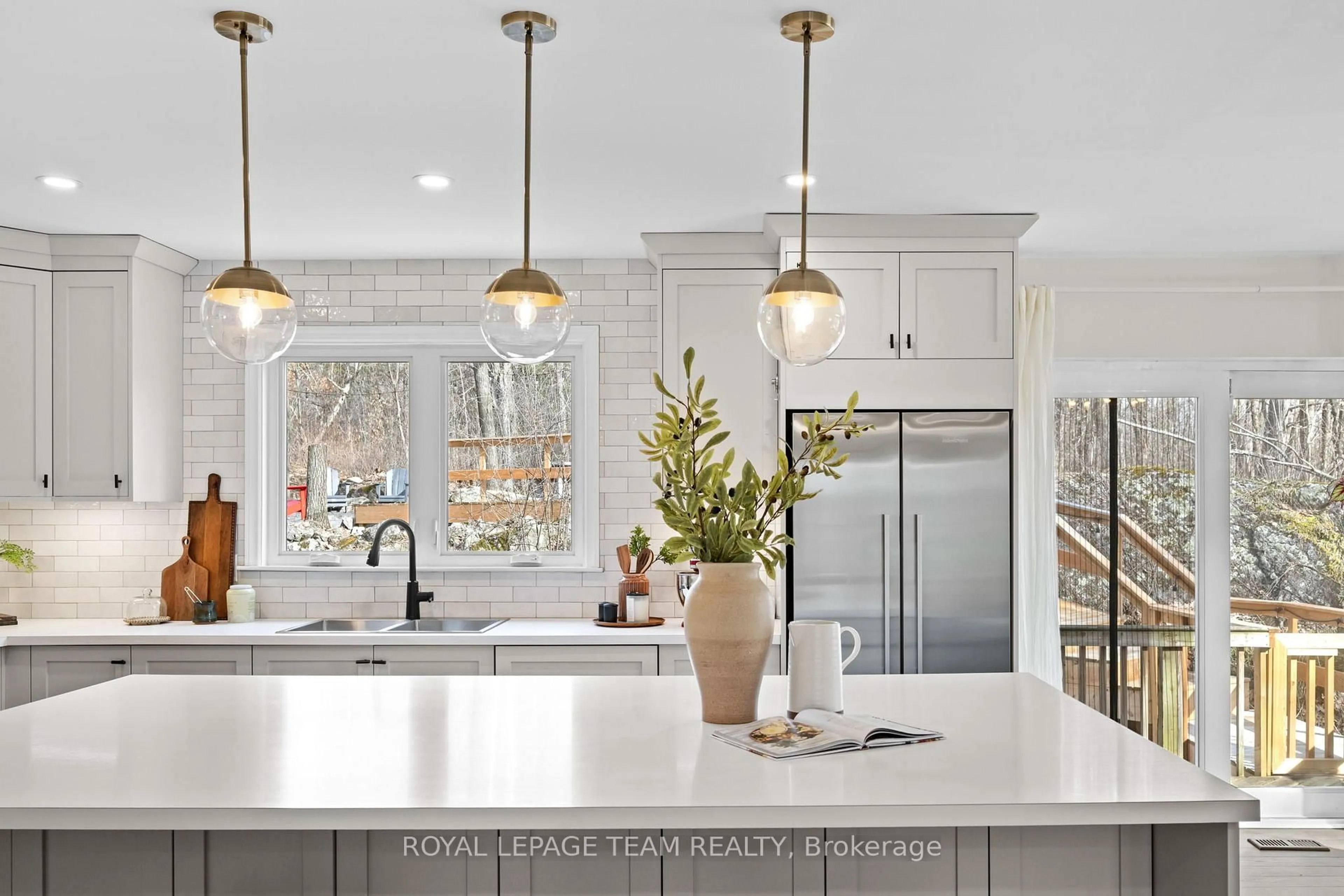 Contemporary kitchen, ceramic/tile floor for 1783 Old Carp Rd, Carp Ontario K0A 1L0