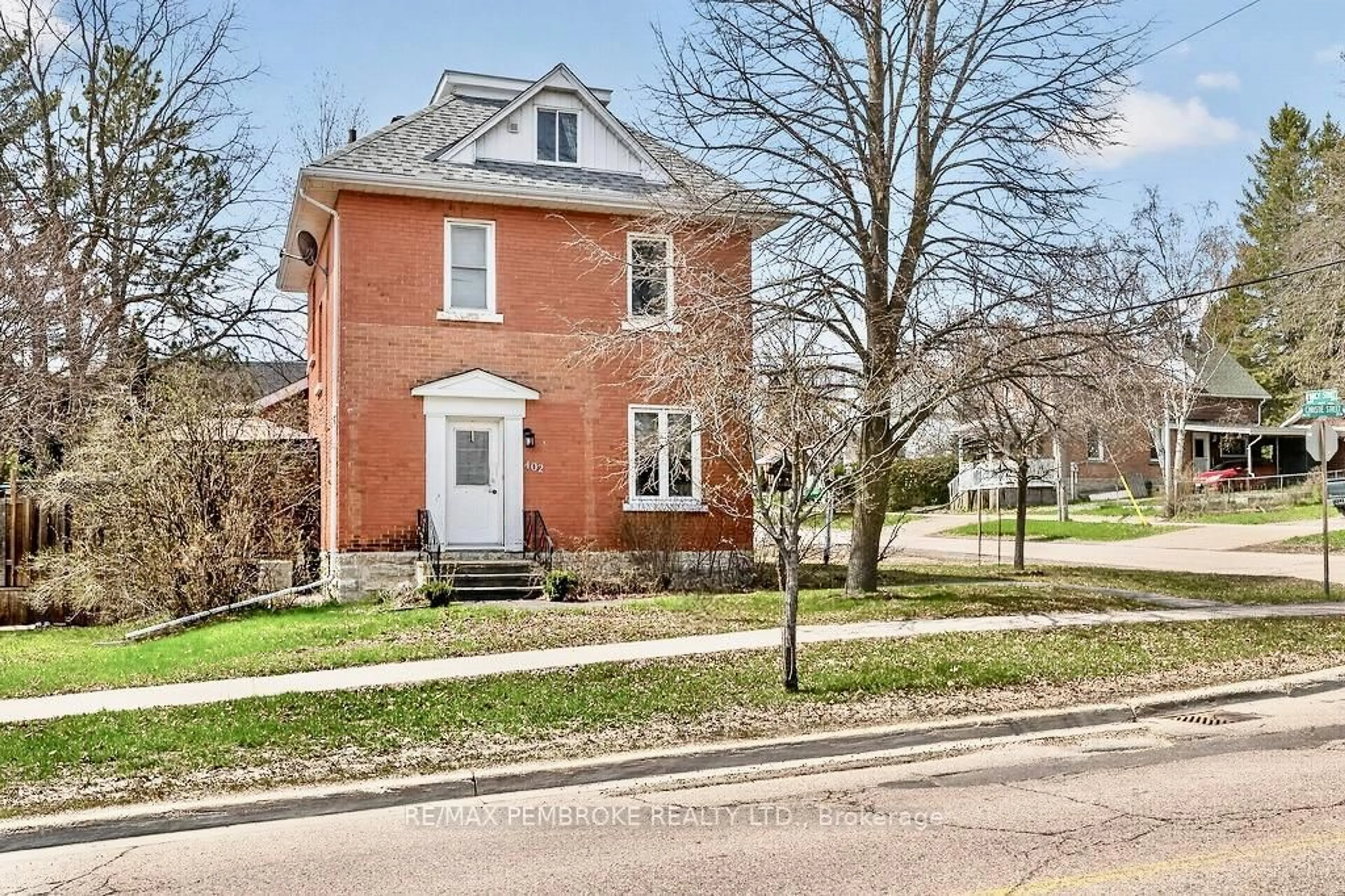Home with brick exterior material, street for 402 Christie St, Pembroke Ontario K8A 4R9