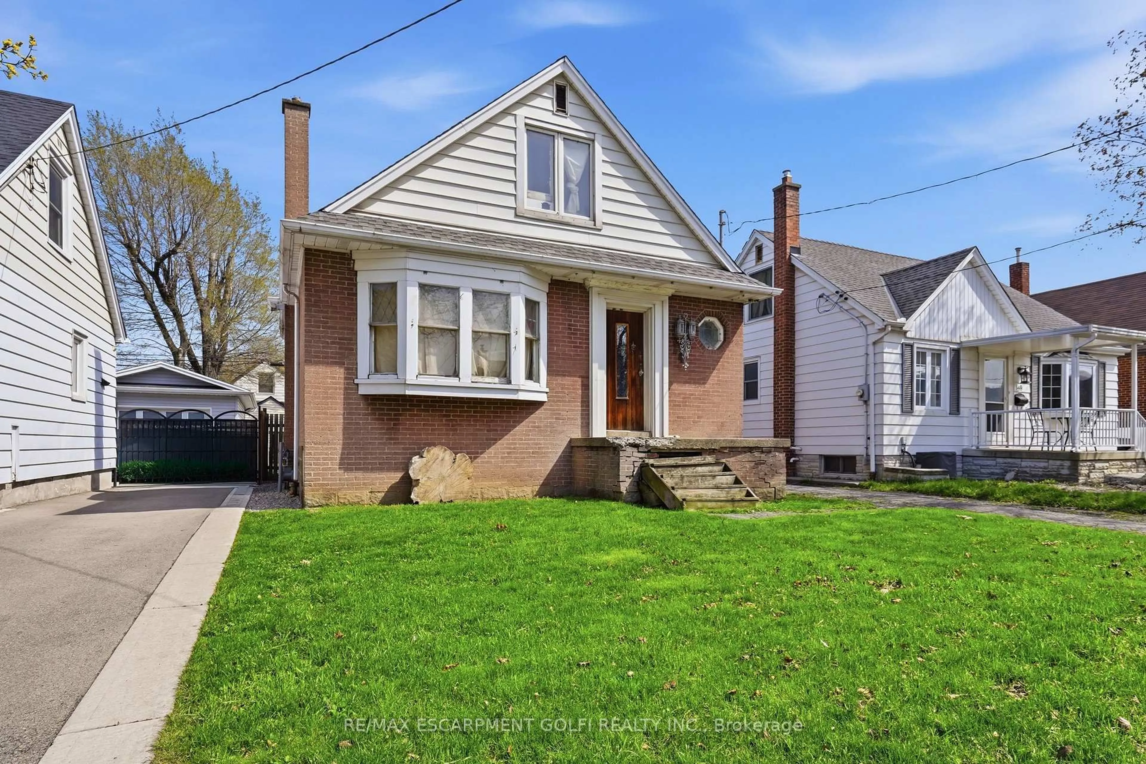 Home with brick exterior material, street for 145 AUBURN Ave, Hamilton Ontario L8K 3B3