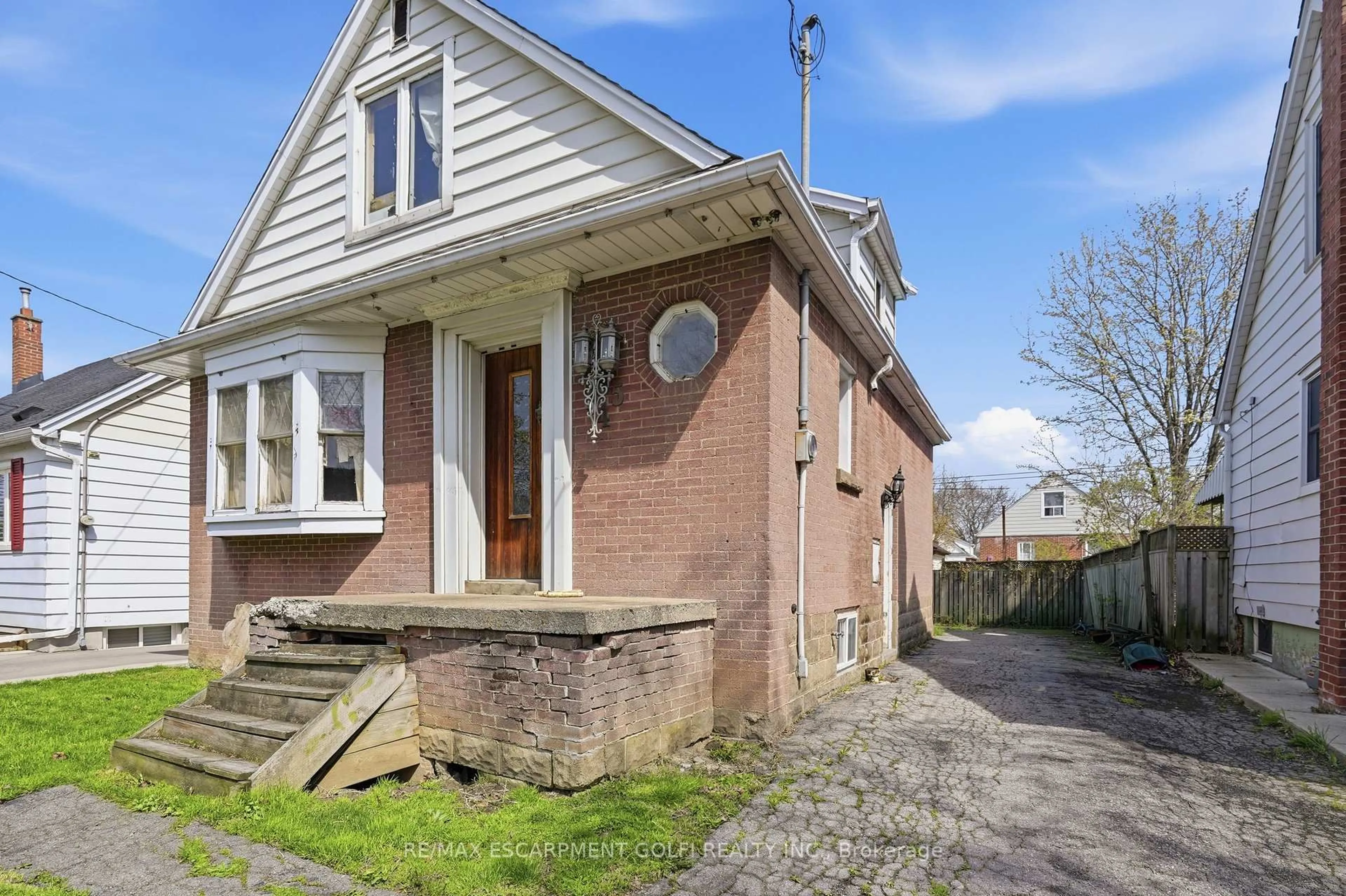 Home with brick exterior material, street for 145 AUBURN Ave, Hamilton Ontario L8K 3B3