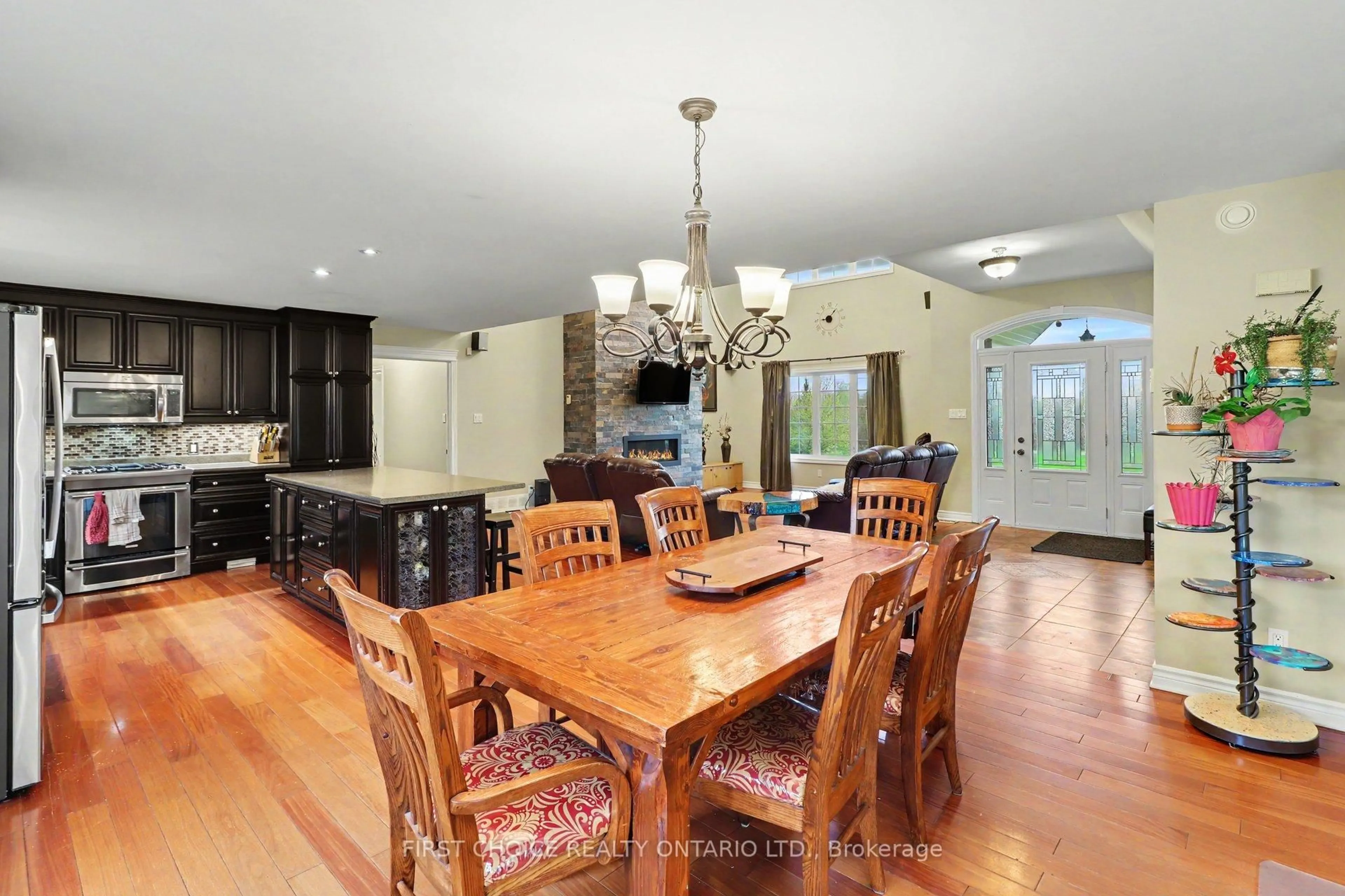 Open concept kitchen, unknown for 200 Hughson Pl, Vars Ontario K0A 3H0