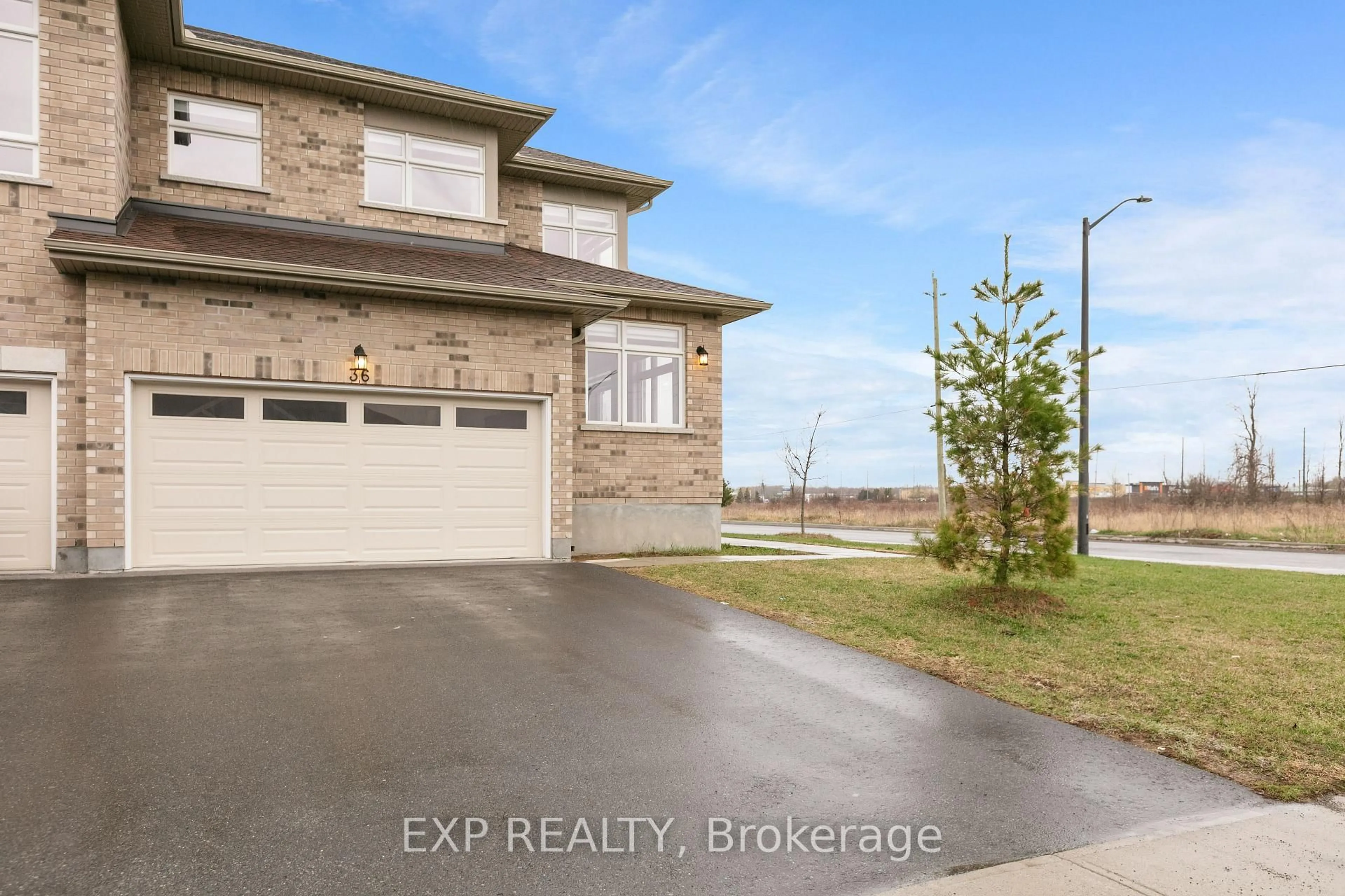 A pic from outside/outdoor area/front of a property/back of a property/a pic from drone, street for 36 Hurdis Way, Carleton Place Ontario K7C 0L3