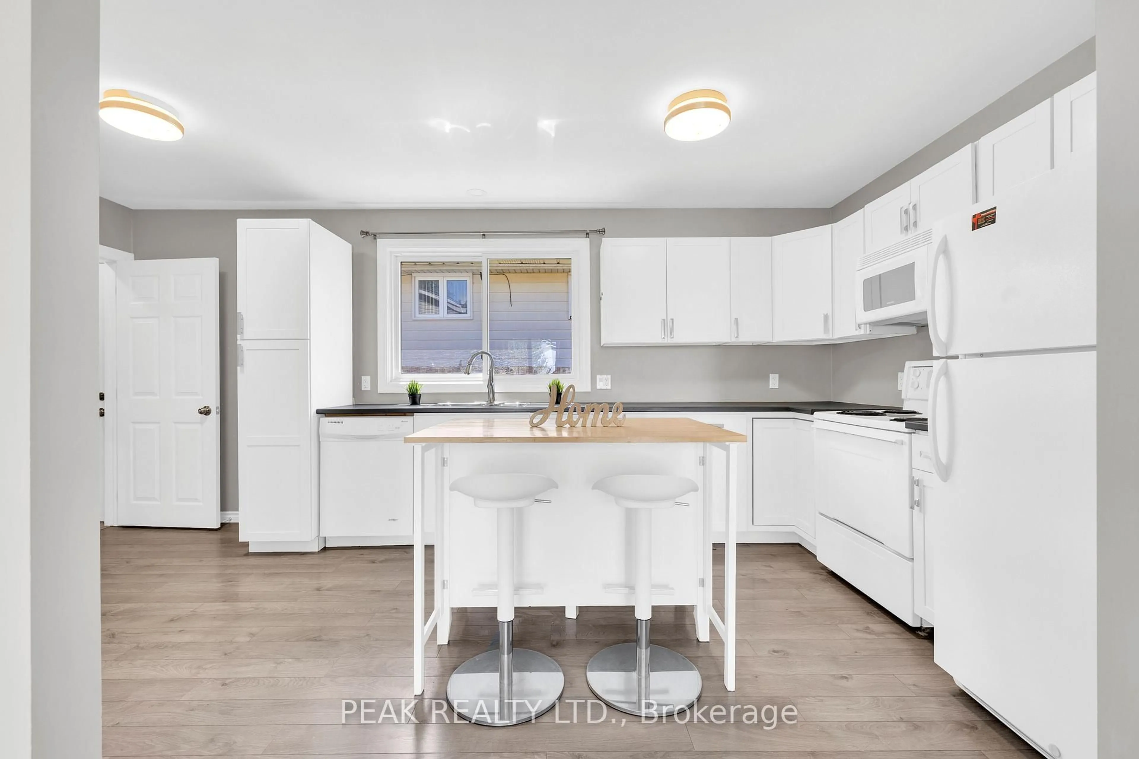 Open concept kitchen, unknown for 3173 Sussex Crt, Windsor Ontario N8T 2C5