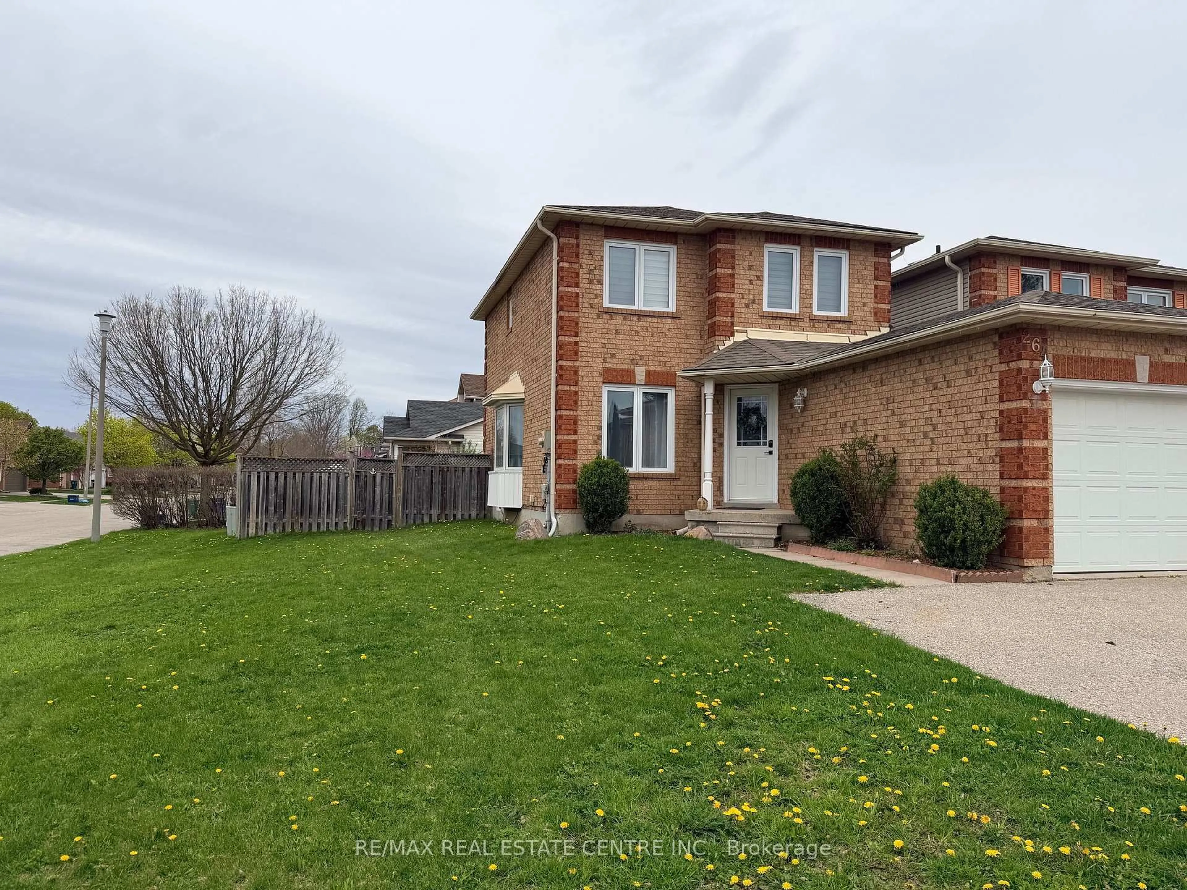 A pic from outside/outdoor area/front of a property/back of a property/a pic from drone, street for 264 Langlaw Dr, Cambridge Ontario N1P 1B7