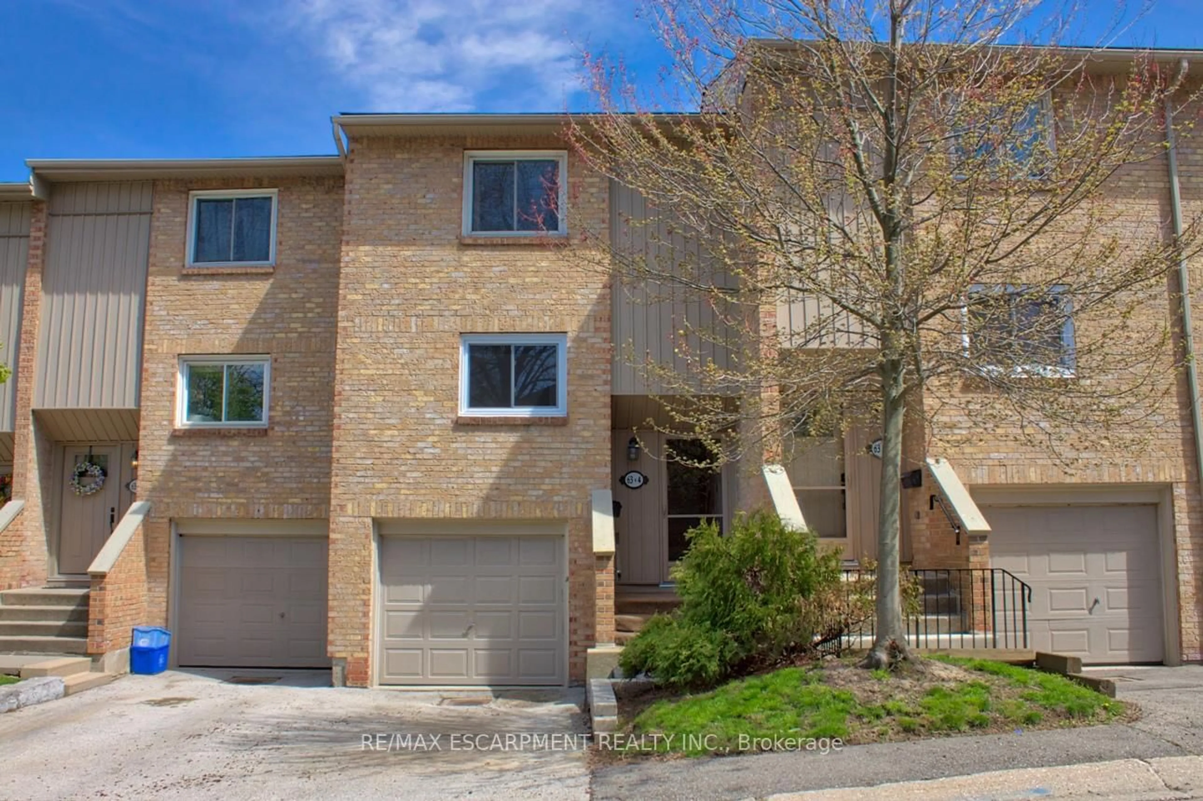 Home with brick exterior material, street for 63 Fonthill Rd #4, Hamilton Ontario L9C 6T1