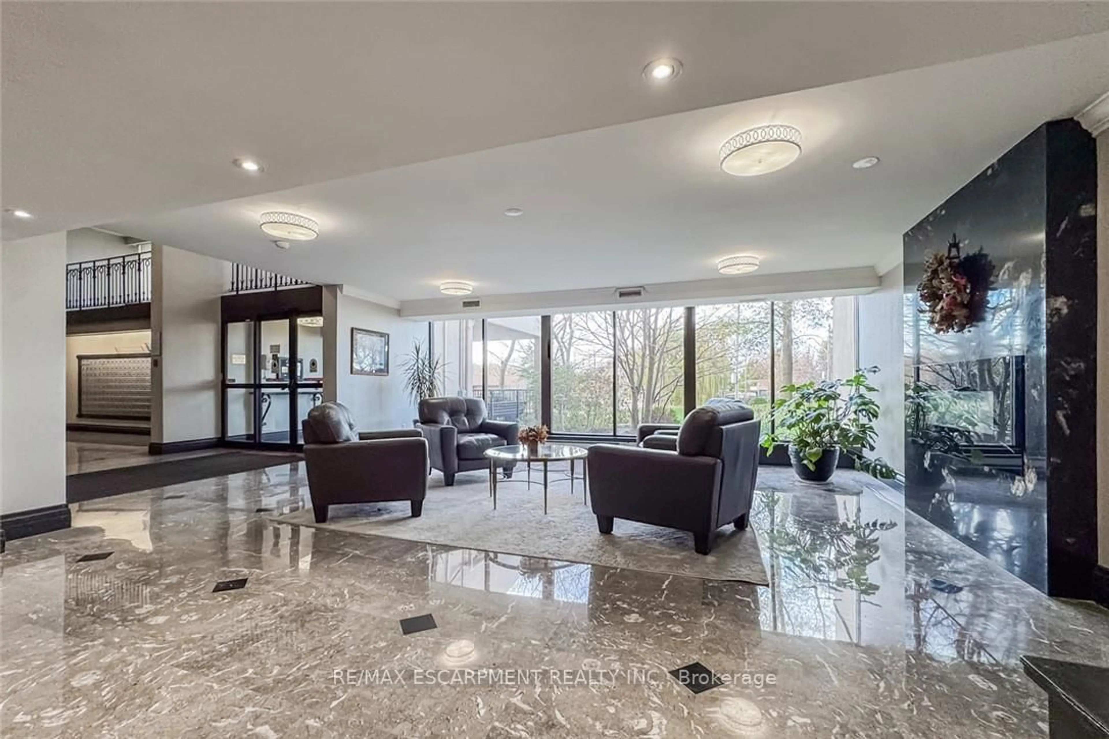 Lobby for 500 Green Rd #310, Hamilton Ontario L8E 3M6