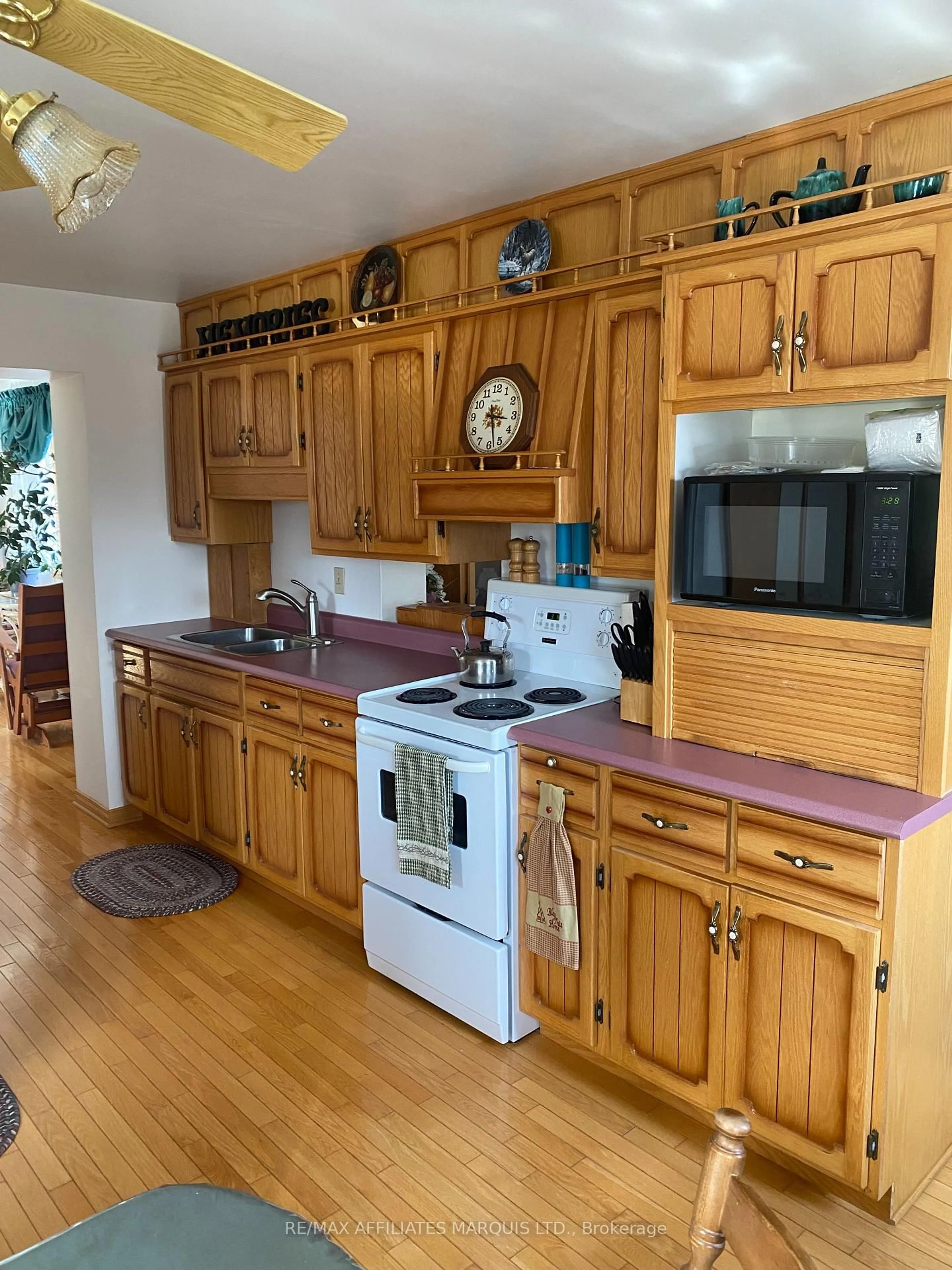 Standard kitchen, wood/laminate floor for 15085 Cooper Rd, South Stormont Ontario K0C 1R0