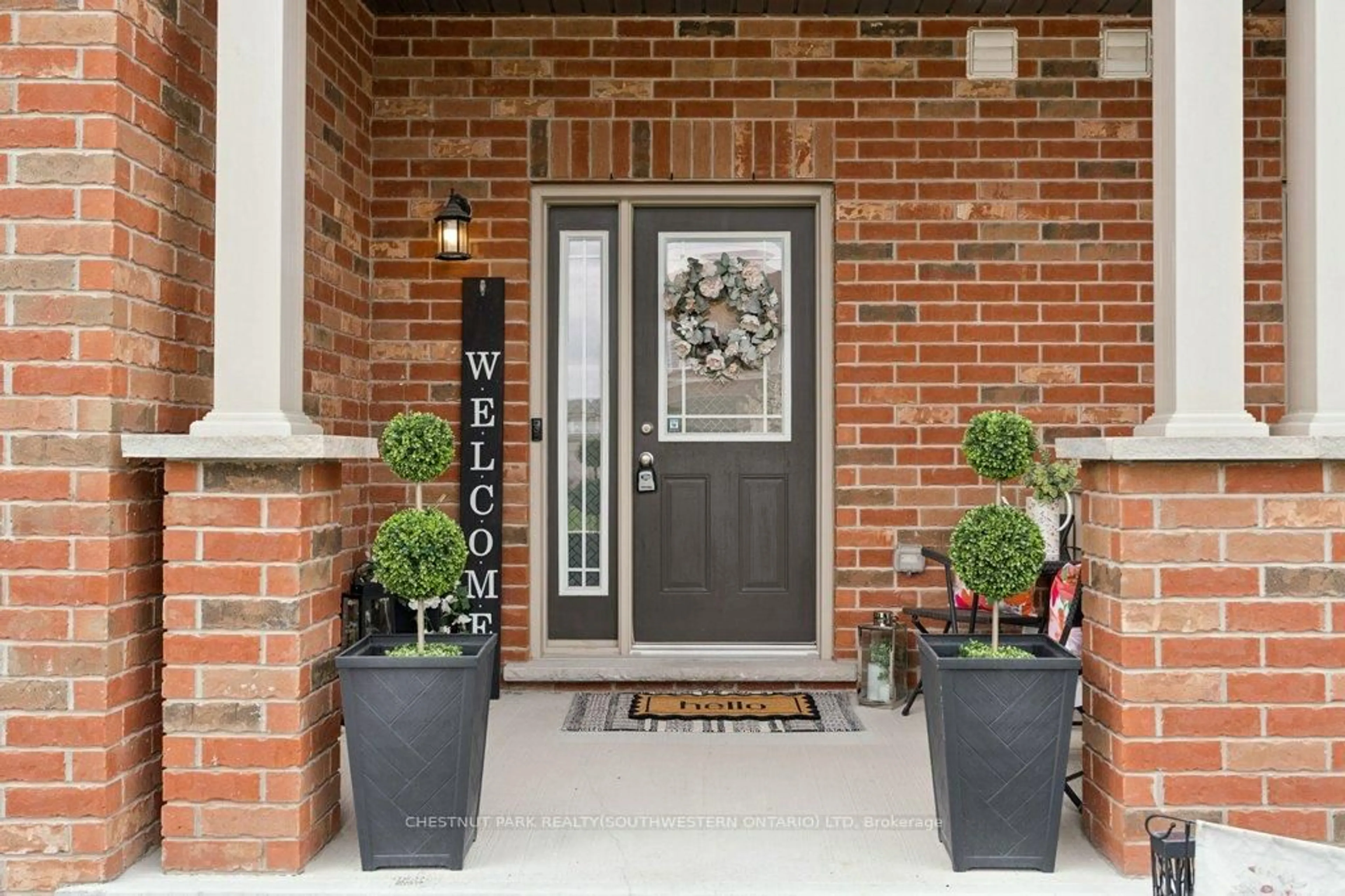 Indoor entryway for 23 Valleybrook Dr, Kitchener Ontario N2A 0J9