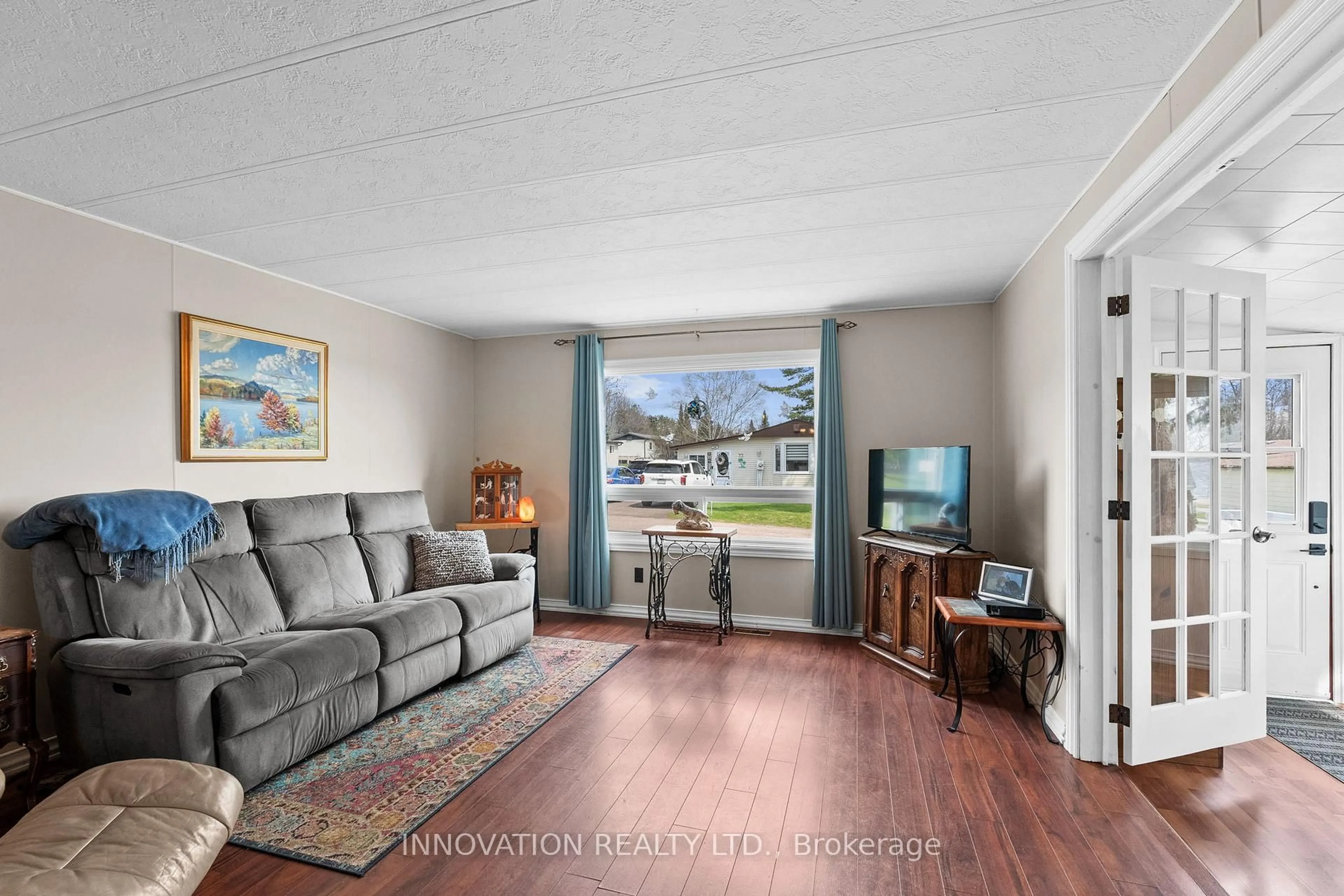 Living room with furniture, unknown for 21 Evergreen Lane, White Lake Ontario K0A 3L0