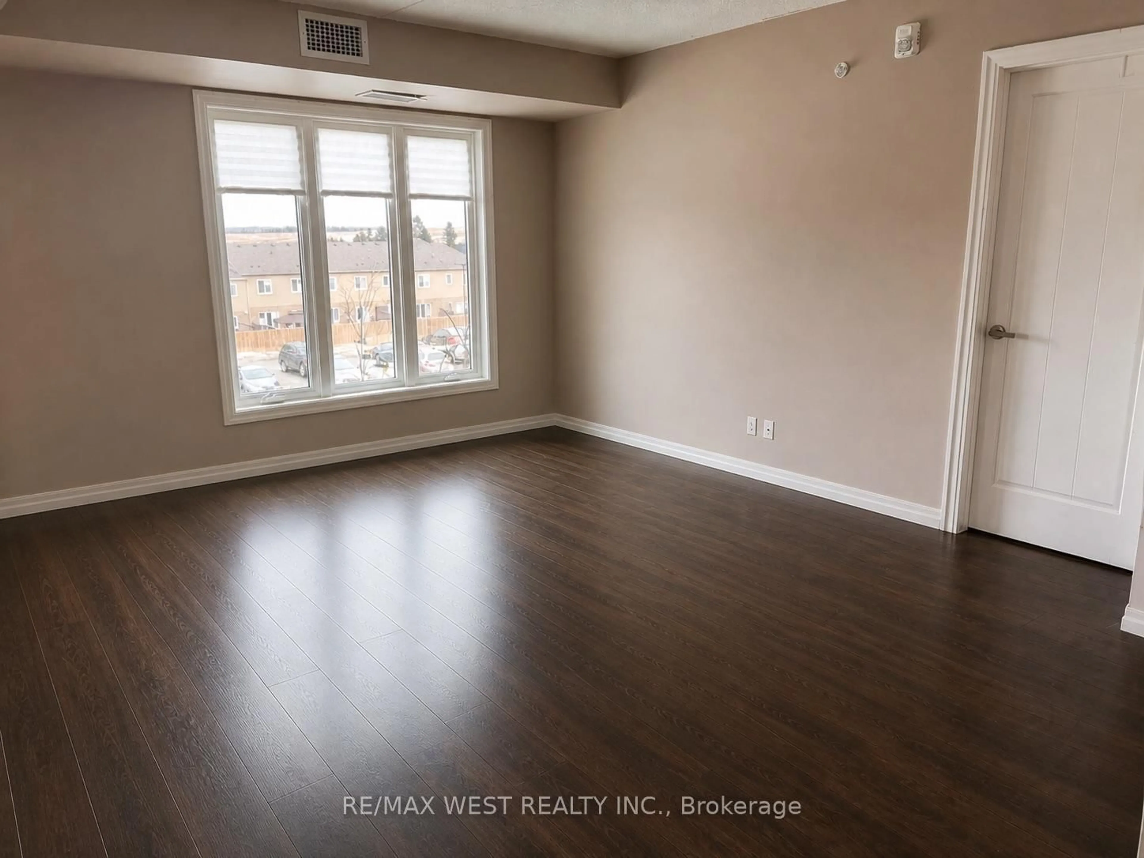 A pic of a room for 108 SUMMIT RIDGE Dr #207, Guelph Ontario N1E 0P8