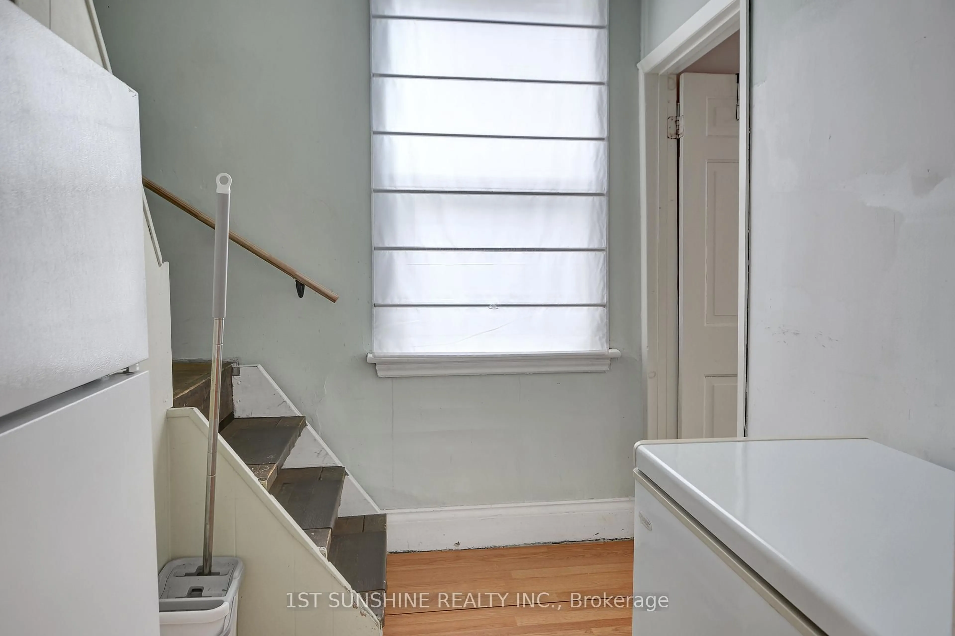 Unknown for 79 Royal Ave, Hamilton Ontario L8S 2C6