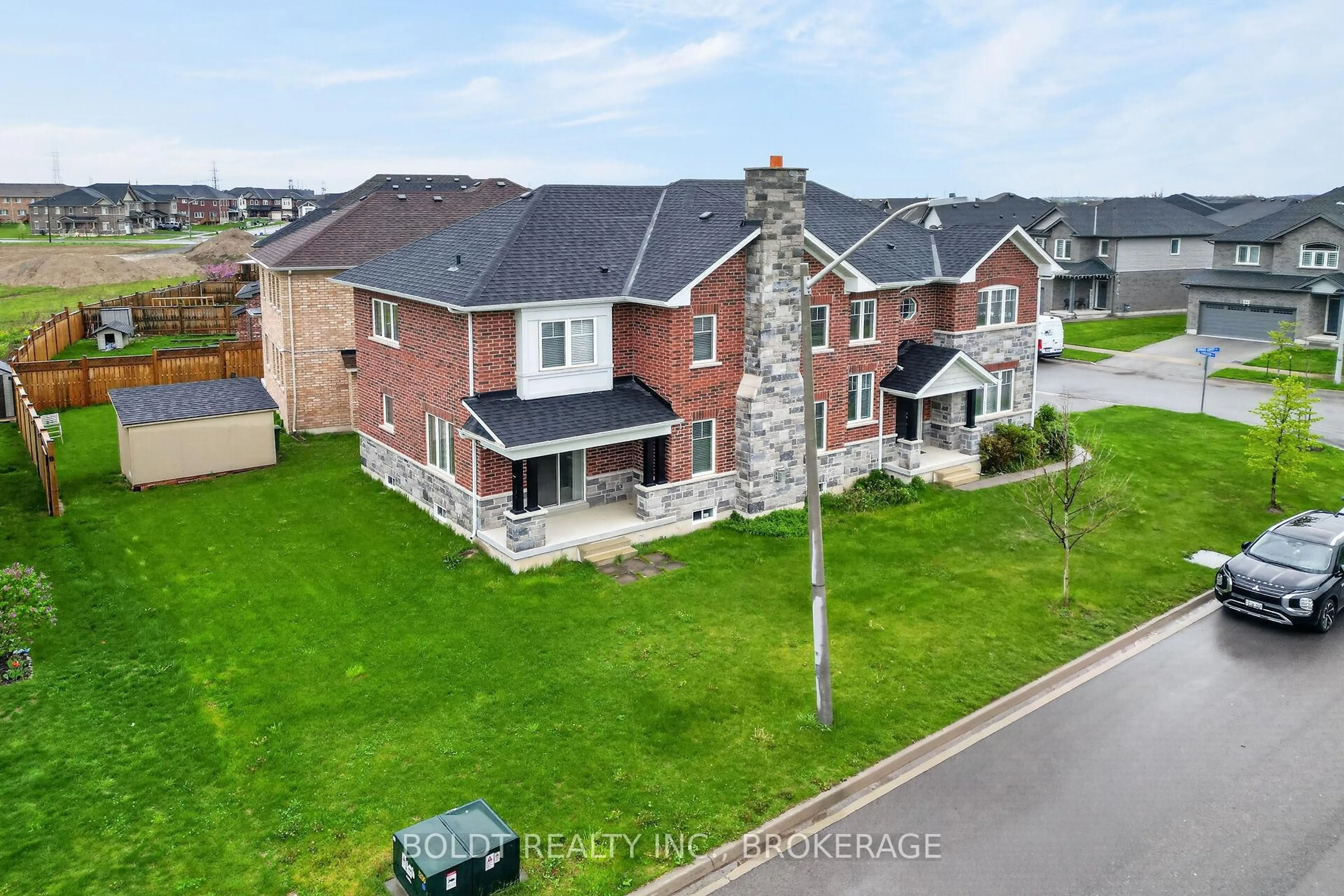 A pic from outside/outdoor area/front of a property/back of a property/a pic from drone, street for 103 Homestead Way, Thorold Ontario L2V 0J8