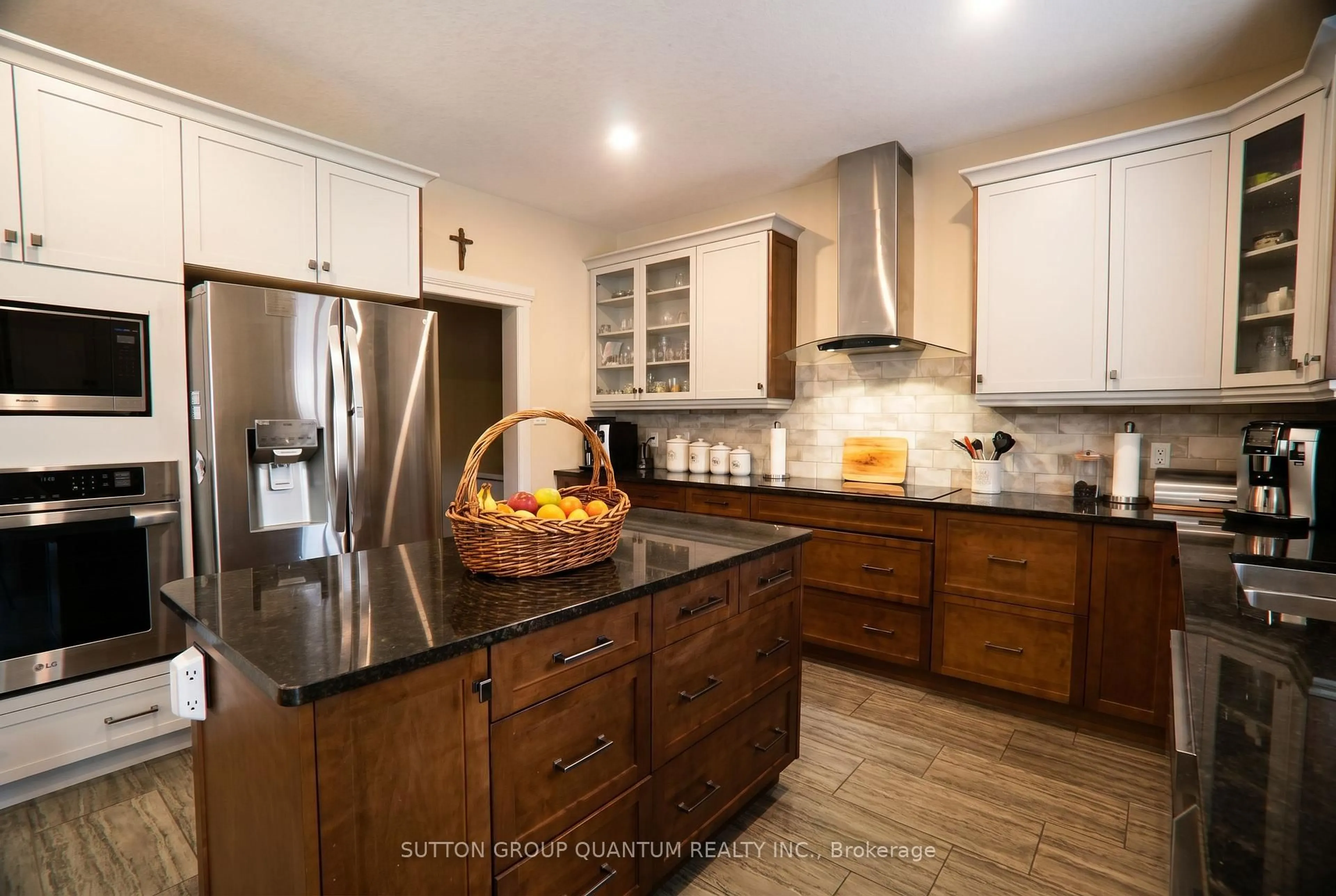 Open concept kitchen, unknown for 104 Thames Springs Cres, Zorra Ontario N0M 2M0