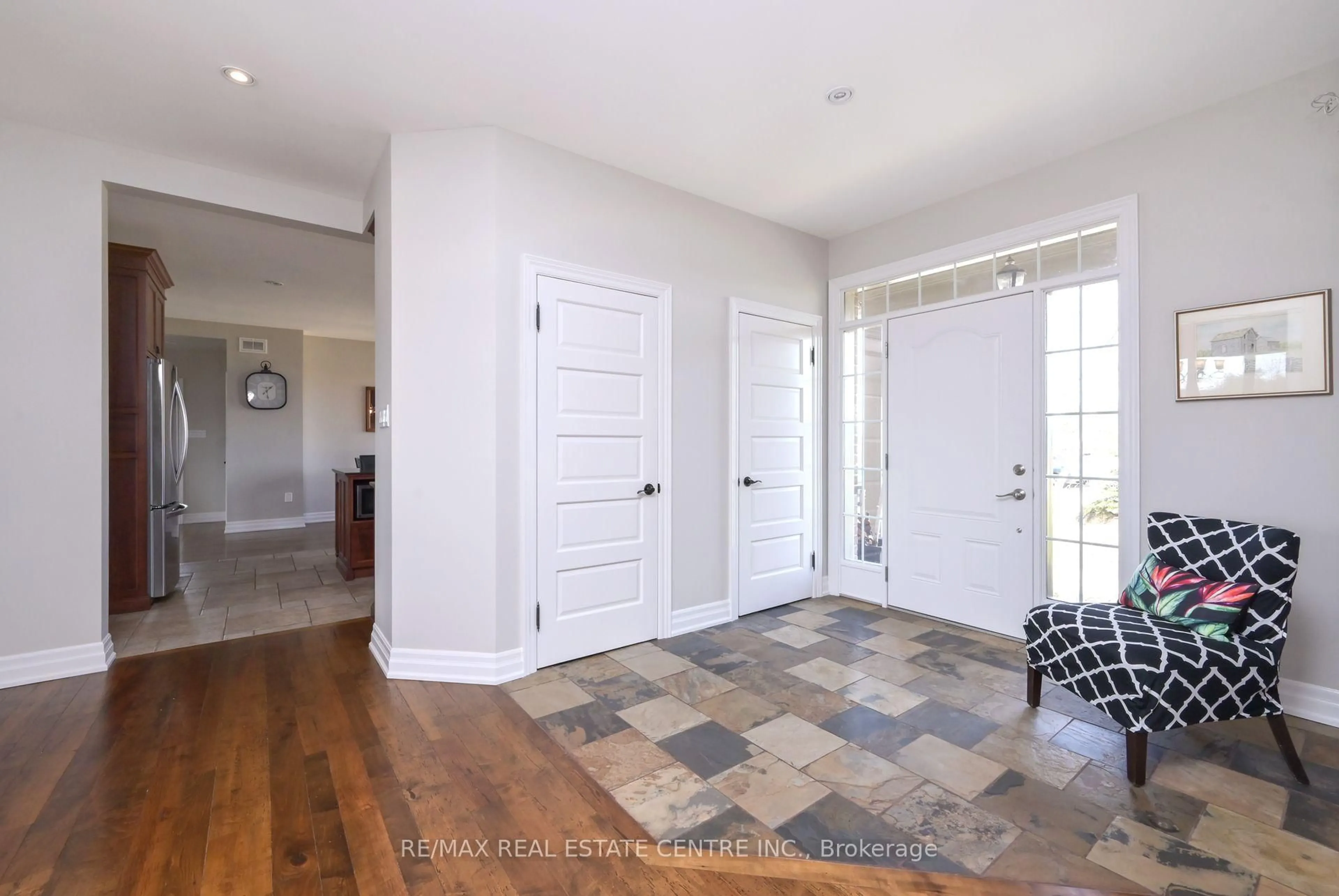 Indoor entryway for 293138 8th Line, Amaranth Ontario L9W 6T6
