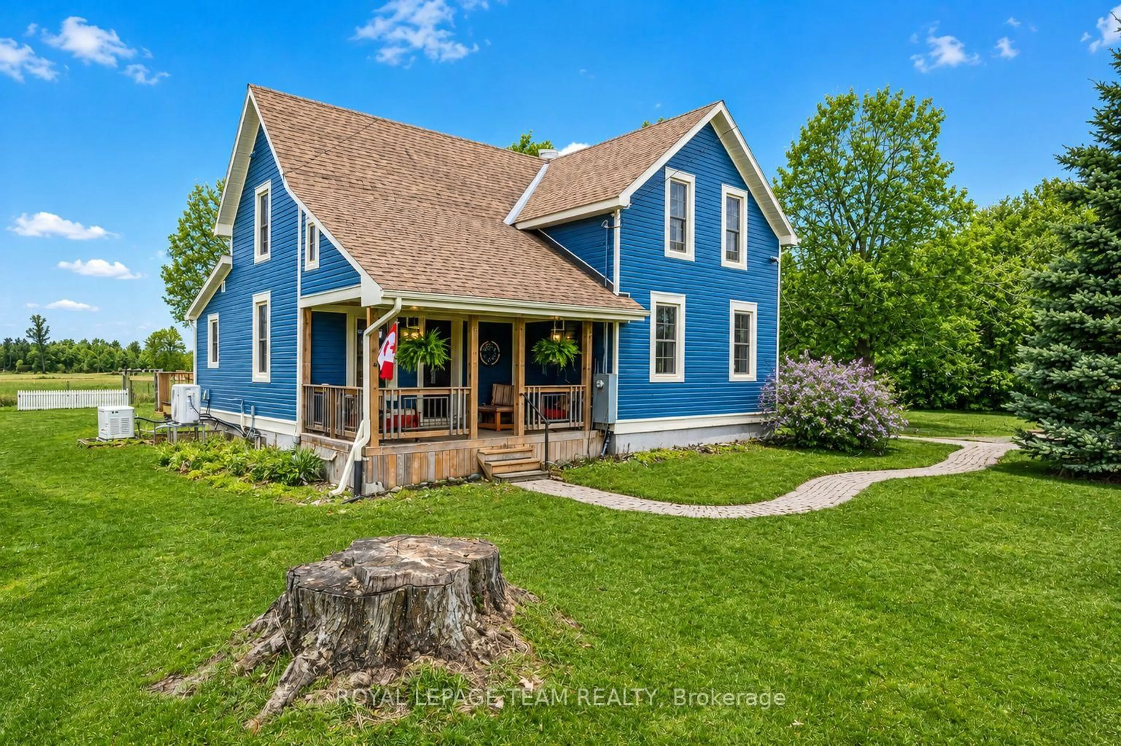 Home with vinyl exterior material, street for 52 Main St, Merrickville-Wolford Ontario K0G 1N0