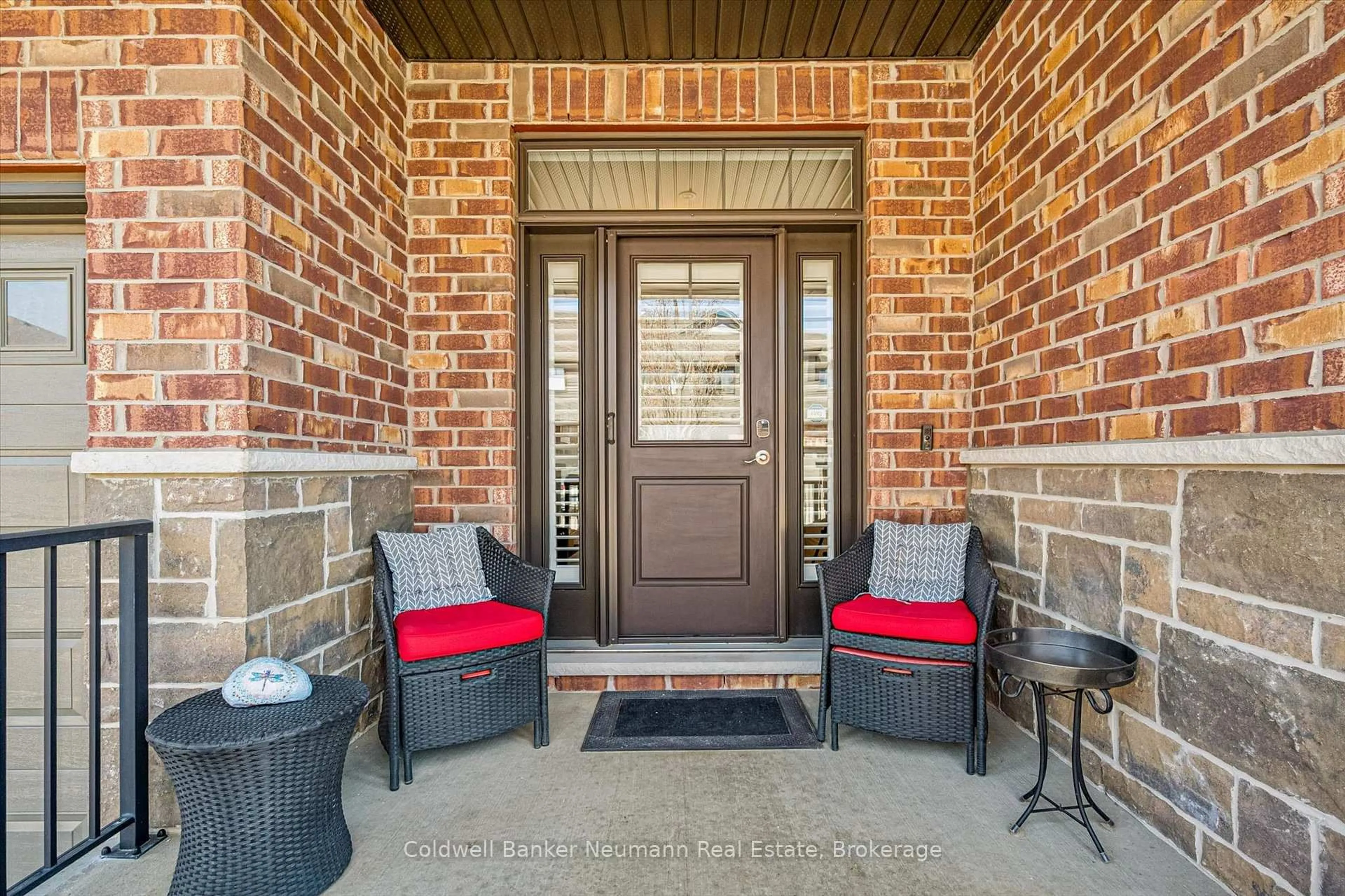 Indoor entryway for 254 Gosling Gdns #29, Guelph Ontario N1L 0M4