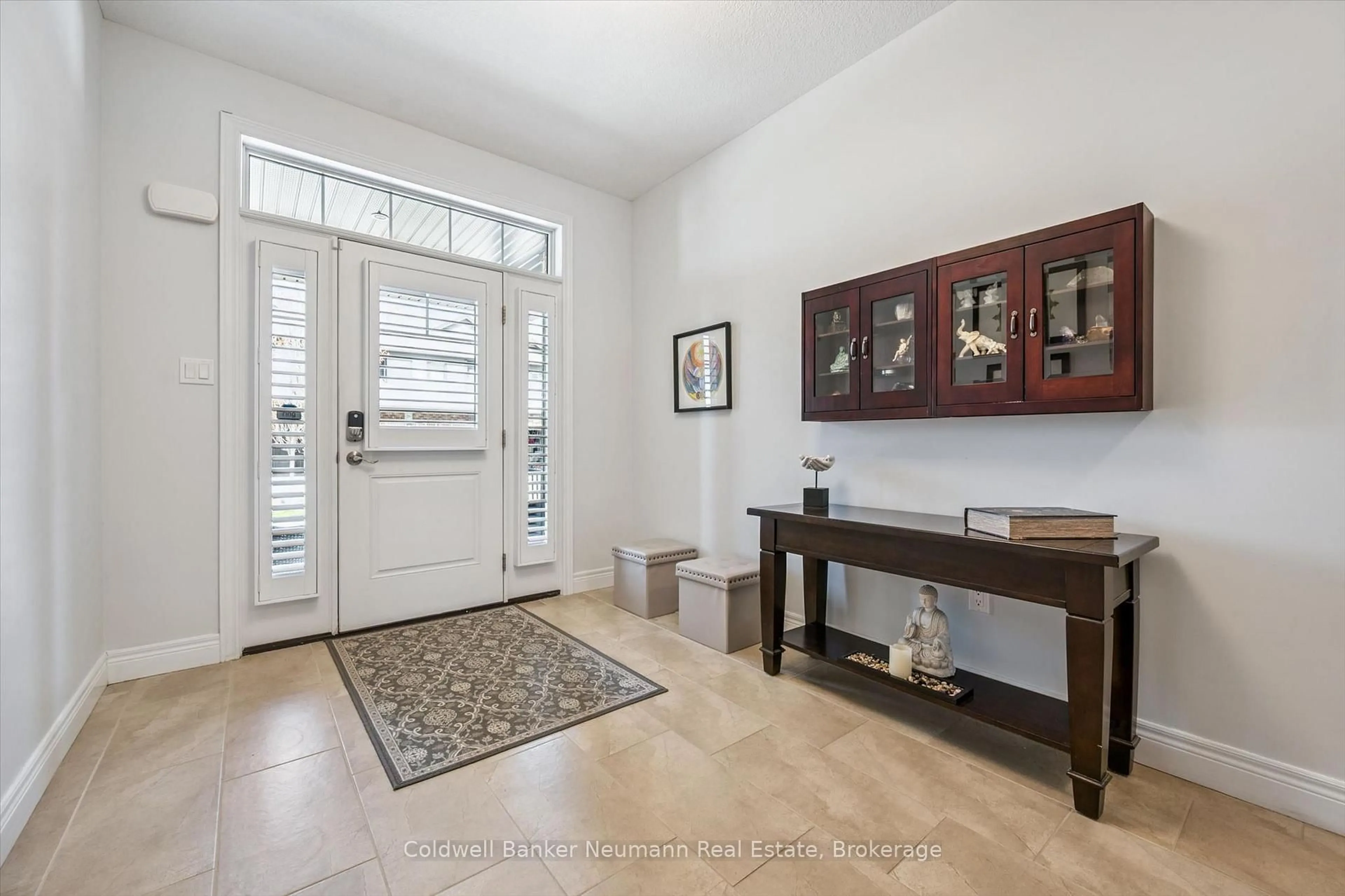 Indoor entryway for 254 Gosling Gdns #29, Guelph Ontario N1L 0M4