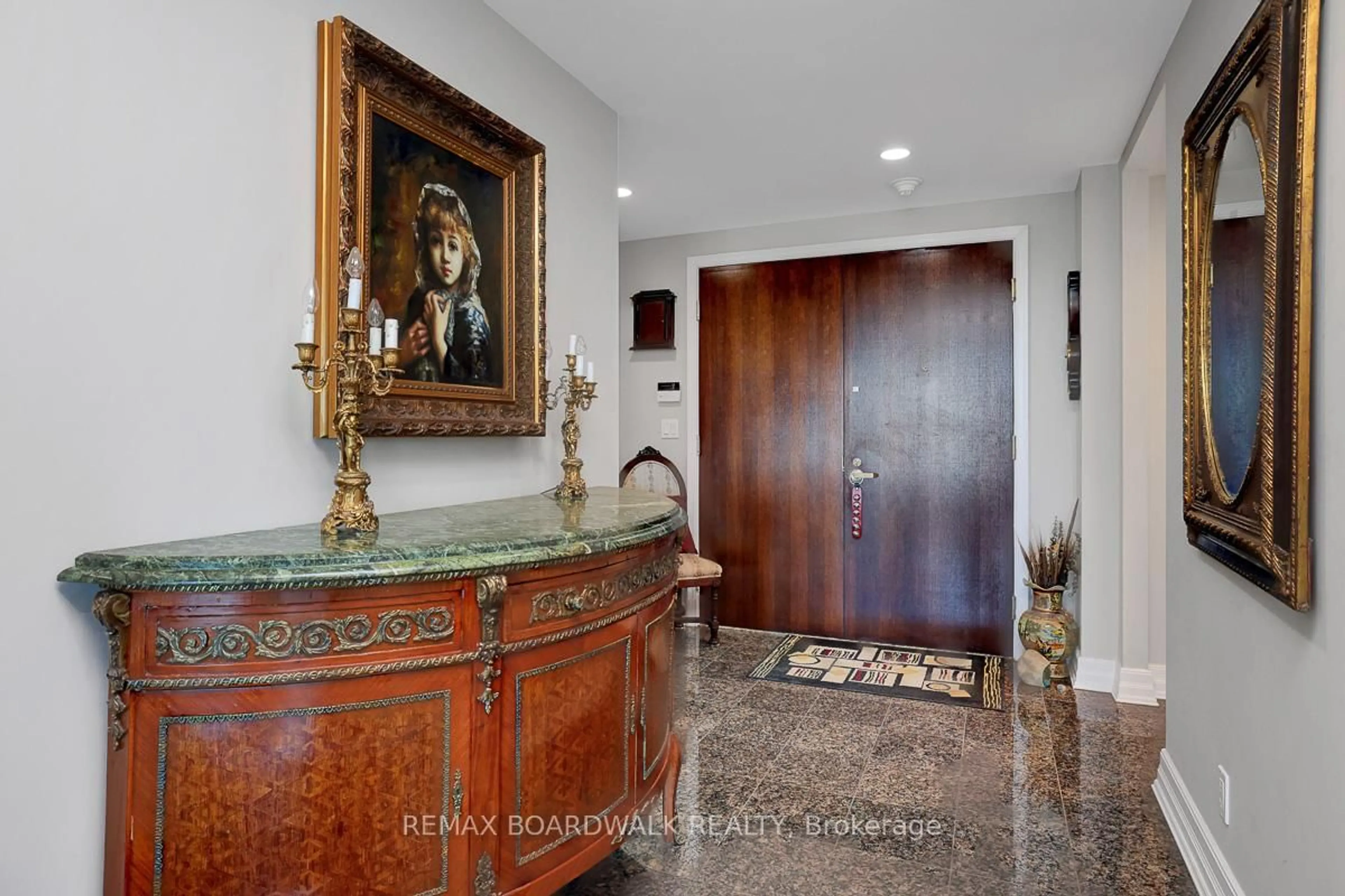 Indoor foyer for 3580 Rivergate Way #1602, Ottawa Ontario K1V 1V5