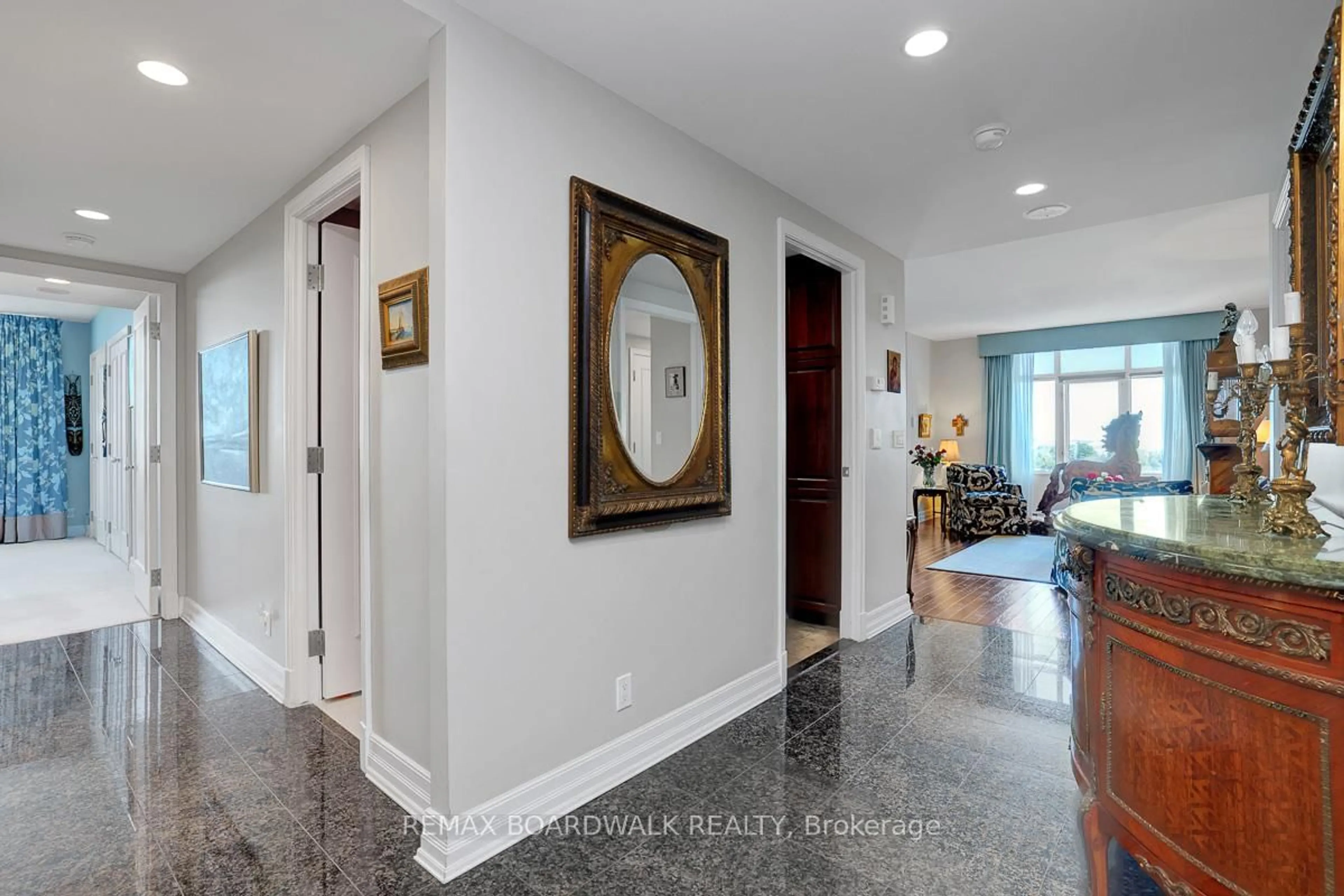 Indoor entryway for 3580 Rivergate Way #1602, Ottawa Ontario K1V 1V5