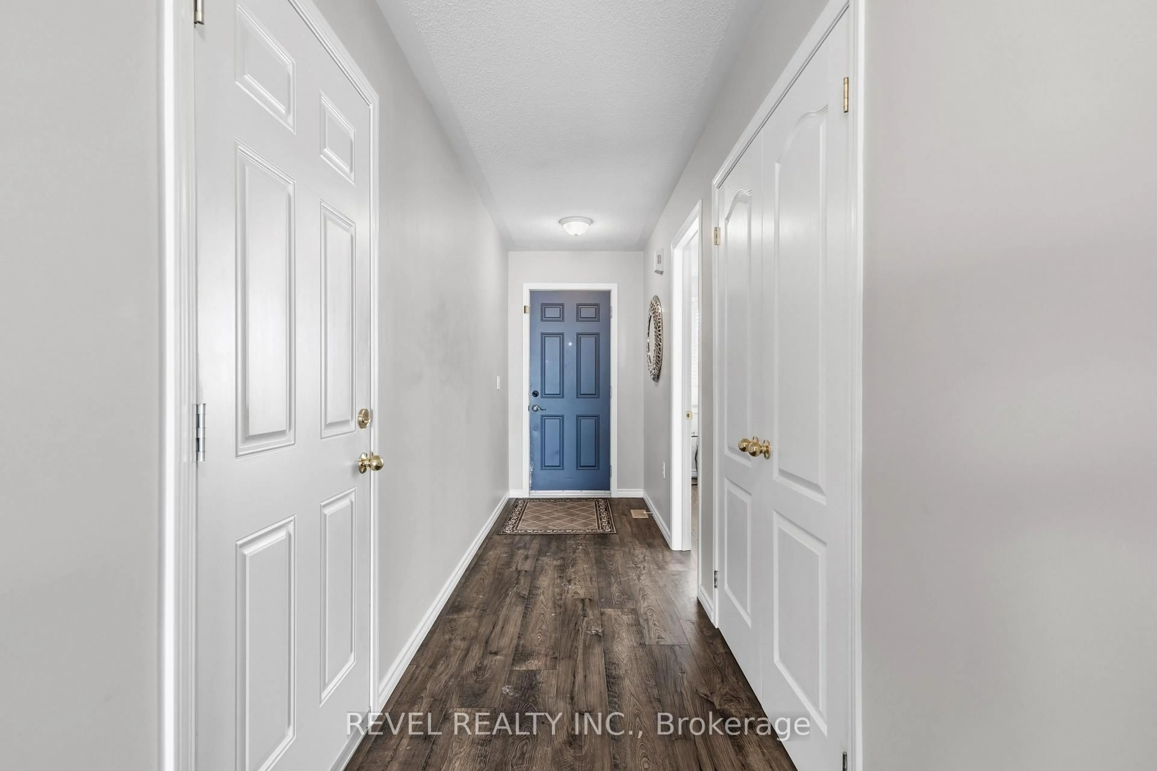 Indoor entryway for 617 Clancy Cres, Peterborough Ontario K9K 2S2
