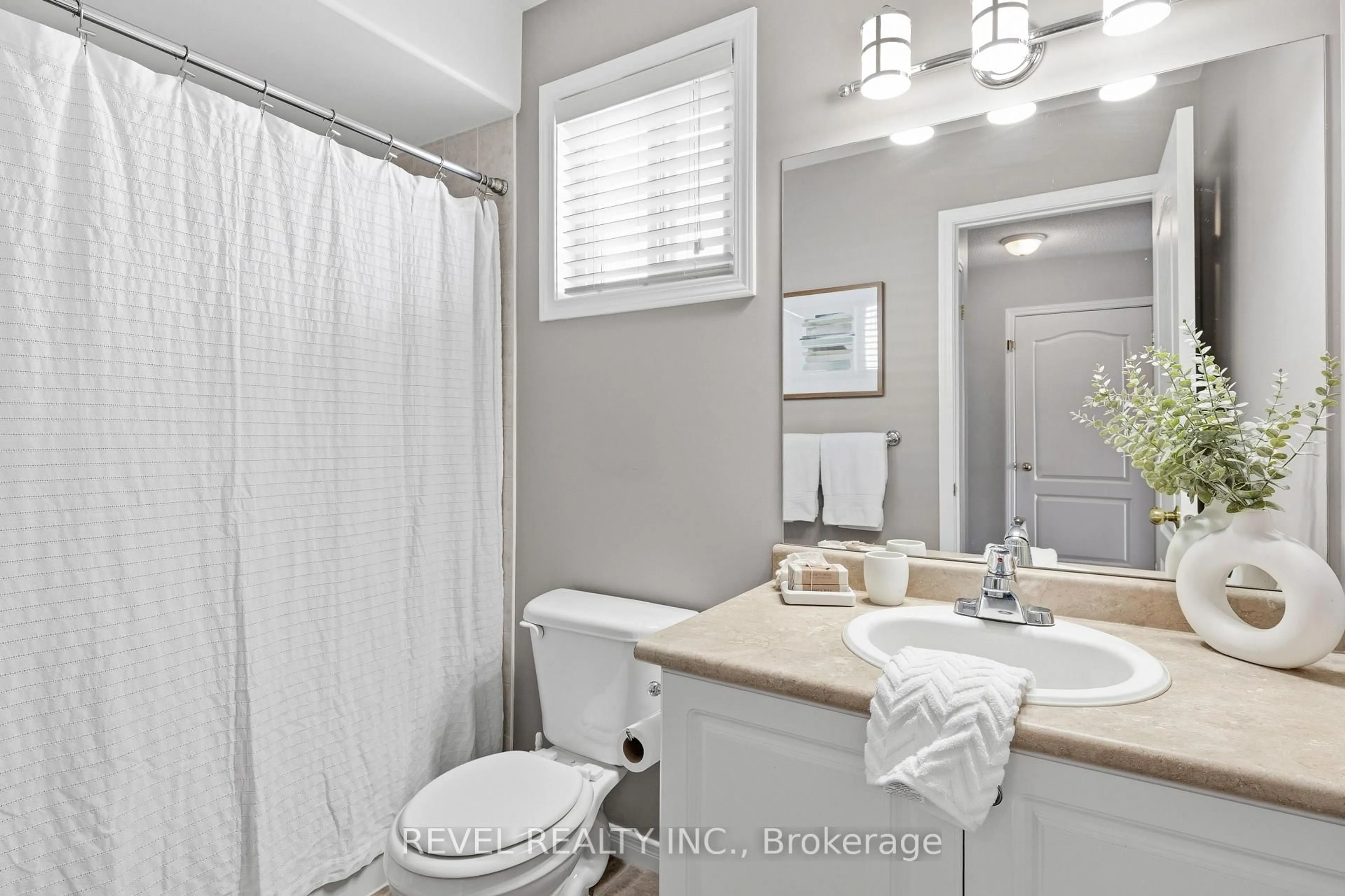 Standard bathroom, ceramic/tile floor for 617 Clancy Cres, Peterborough Ontario K9K 2S2
