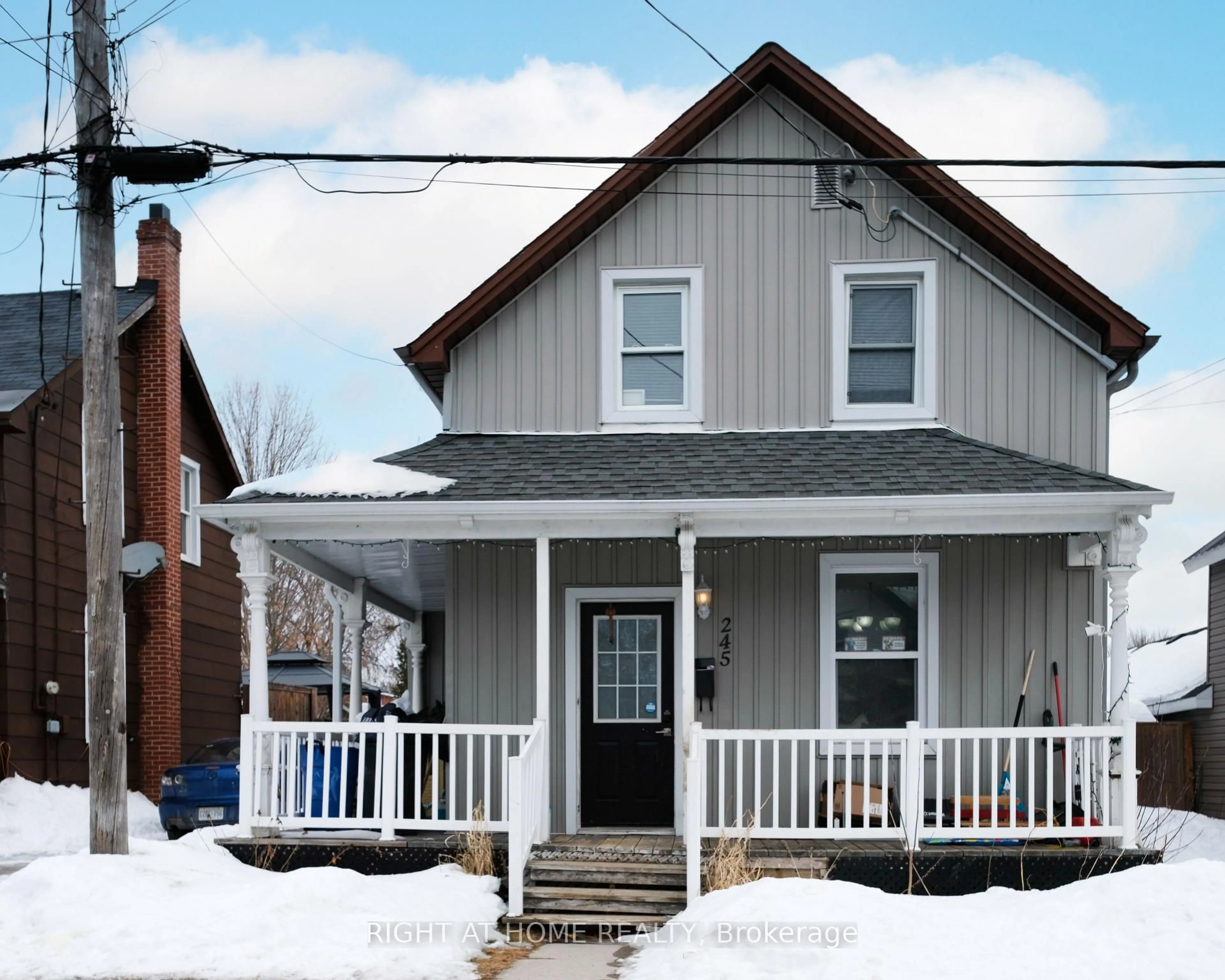 Home with vinyl exterior material, street for 245 Harriet St, Arnprior Ontario K7S 2T4