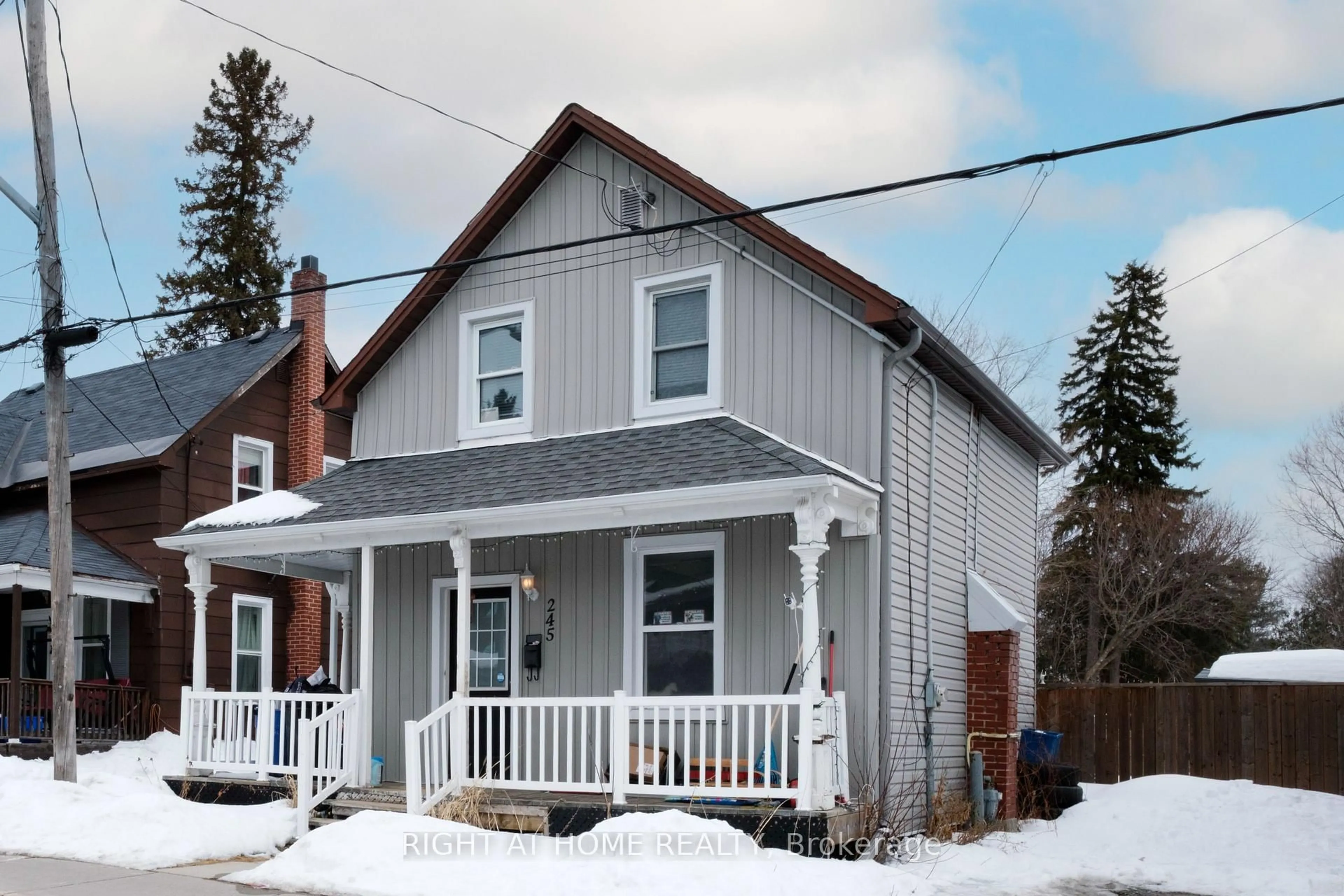 Home with vinyl exterior material, street for 245 Harriet St, Arnprior Ontario K7S 2T4
