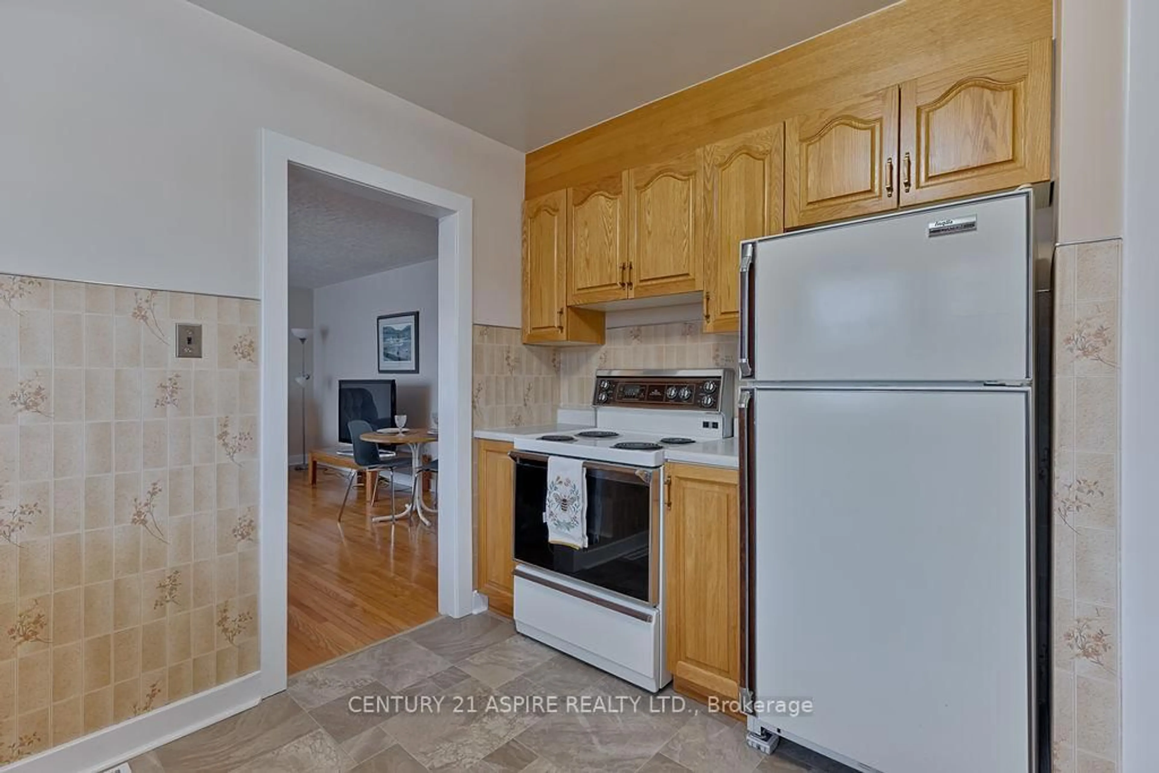 Standard kitchen, unknown for 504 Wilbert St, Pembroke Ontario K8A 3G6