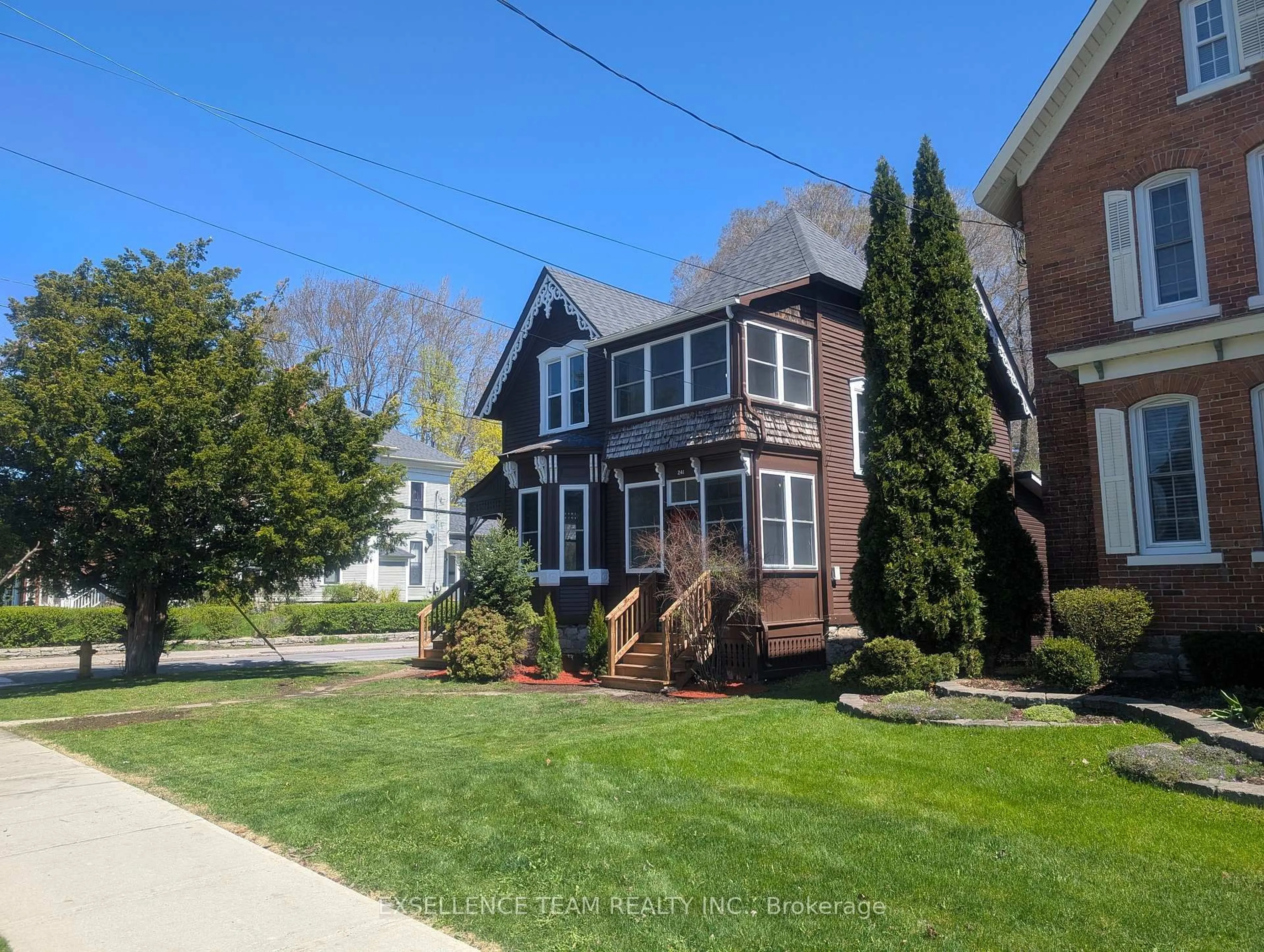 A pic from outside/outdoor area/front of a property/back of a property/a pic from drone, street for 241 Sydney St, Cornwall Ontario K6H 3R3