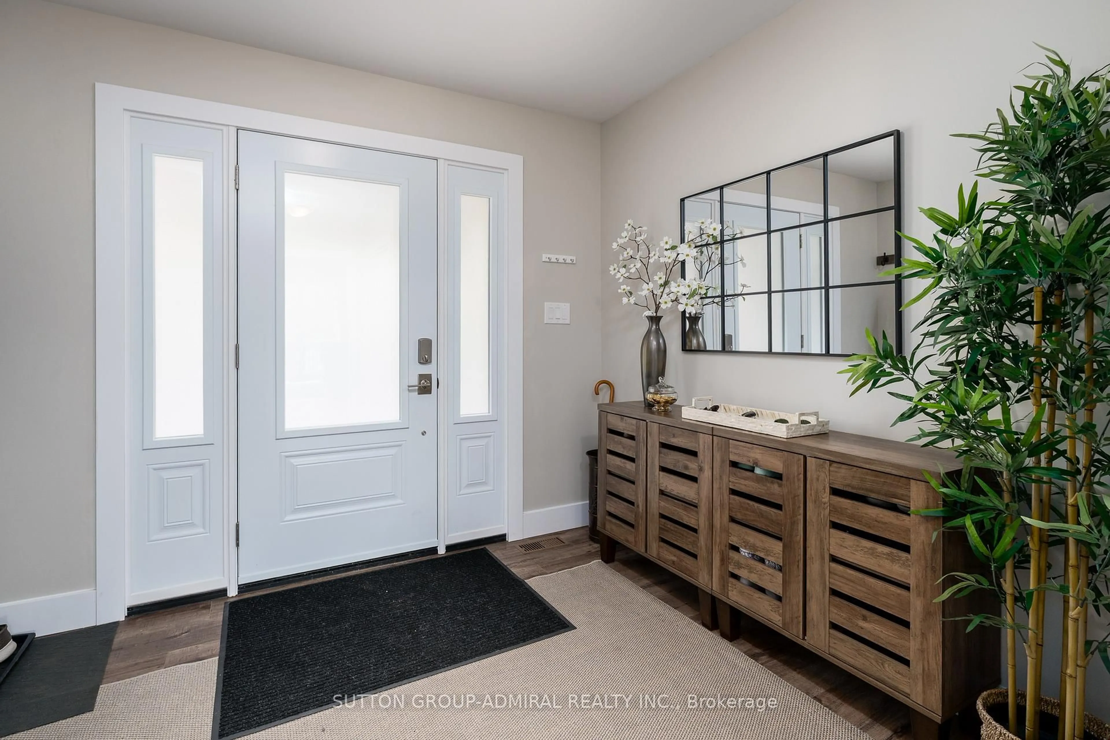 Indoor entryway for 154 Sunsmile Lane, Tweed Ontario K0K 3J0