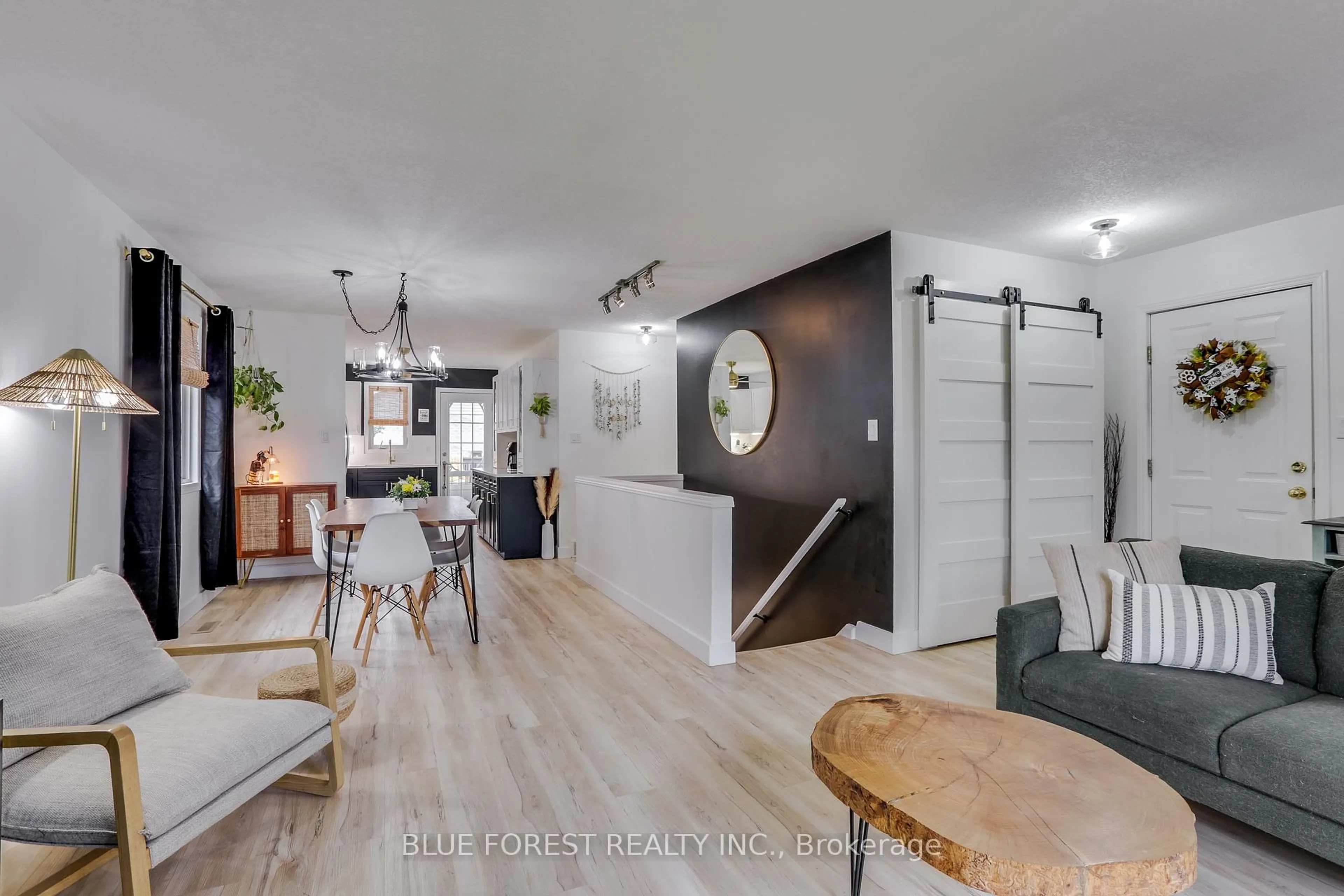 Open concept kitchen, unknown for 3 Meadowvale Dr, St. Thomas Ontario N5P 4P1