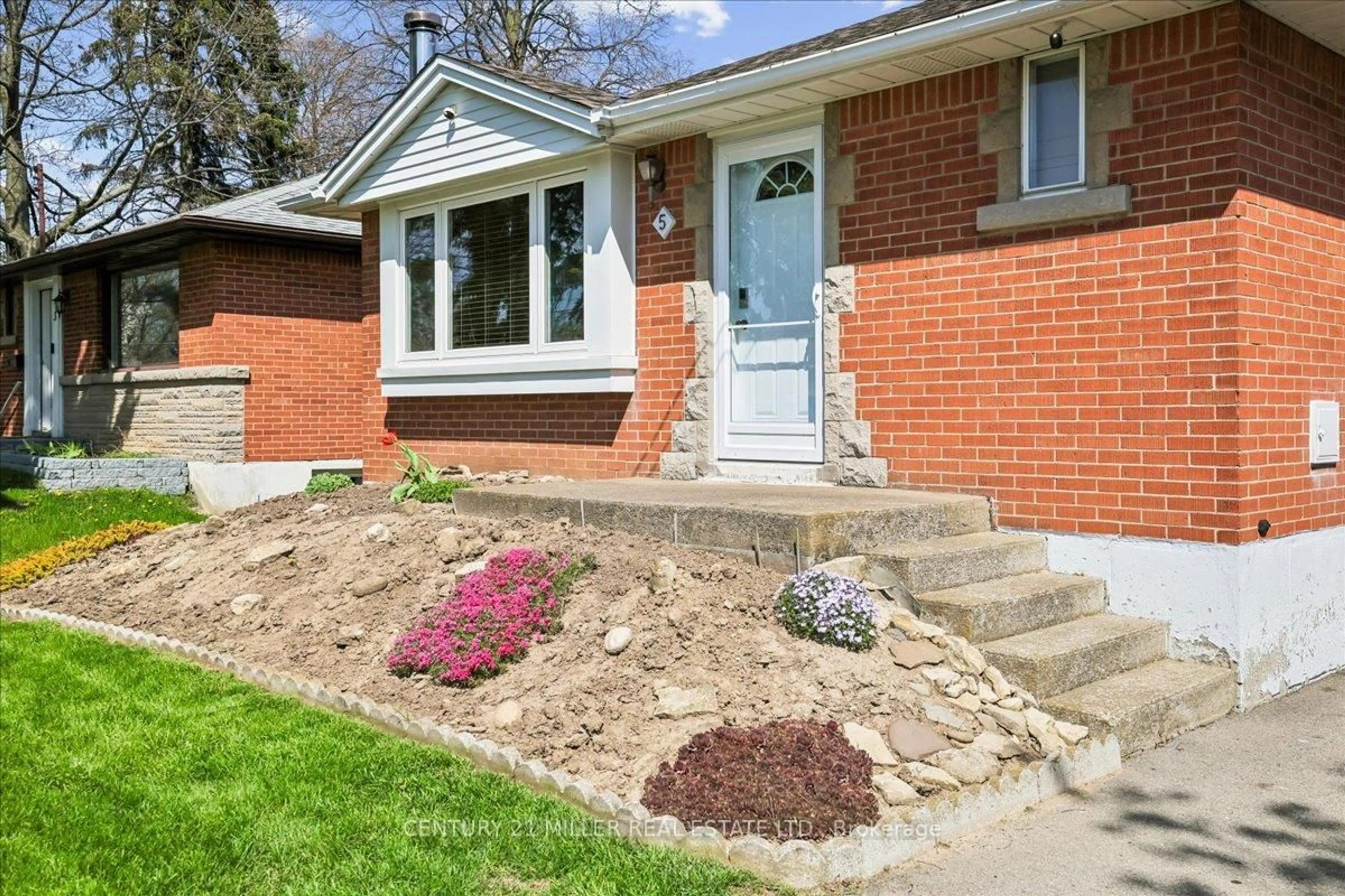 Home with brick exterior material, street for 5 Greenwood St, Hamilton Ontario L8T 3N2