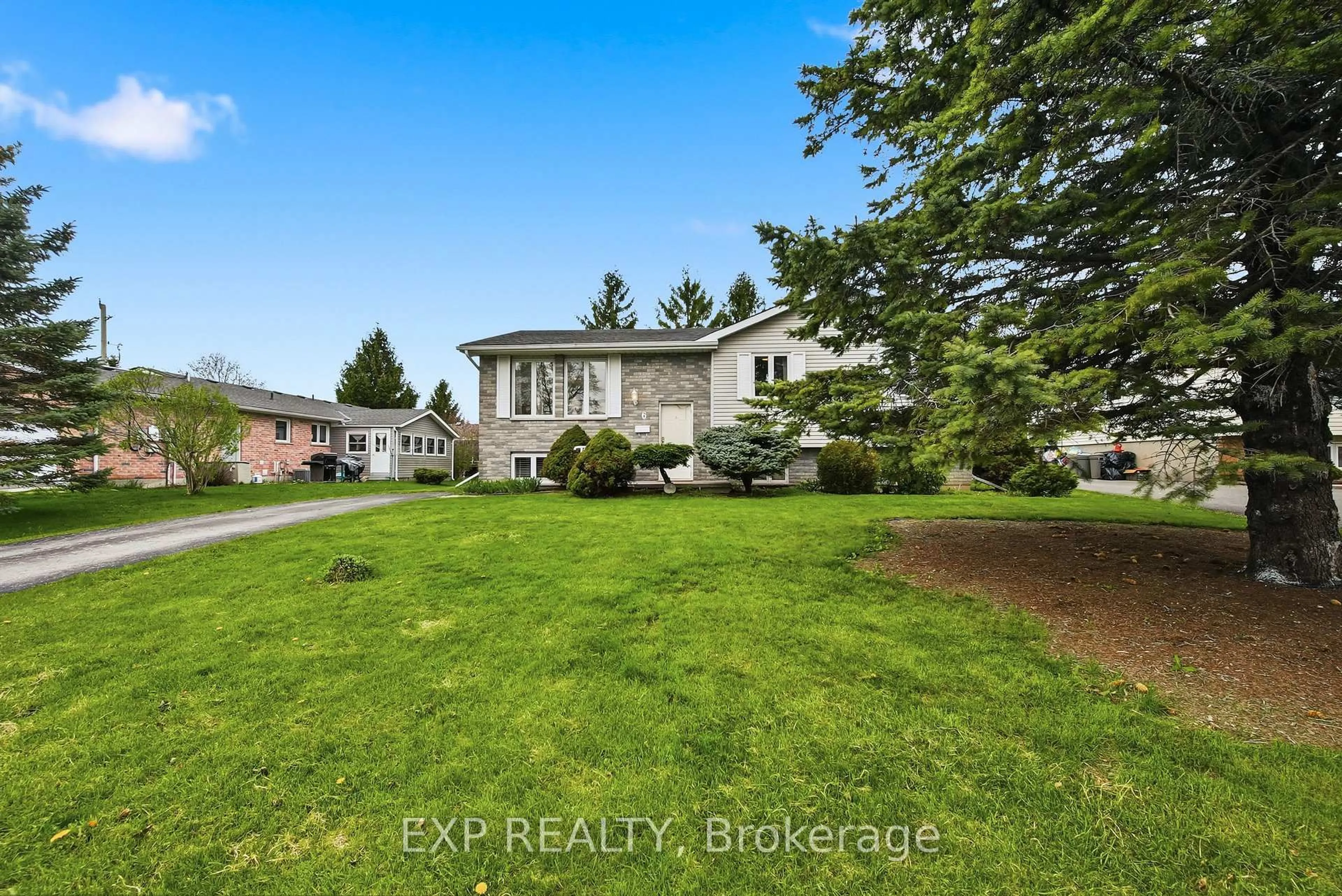 A pic from outside/outdoor area/front of a property/back of a property/a pic from drone, unknown for 6 Splinter Dr, Greater Napanee Ontario K7R 3V1