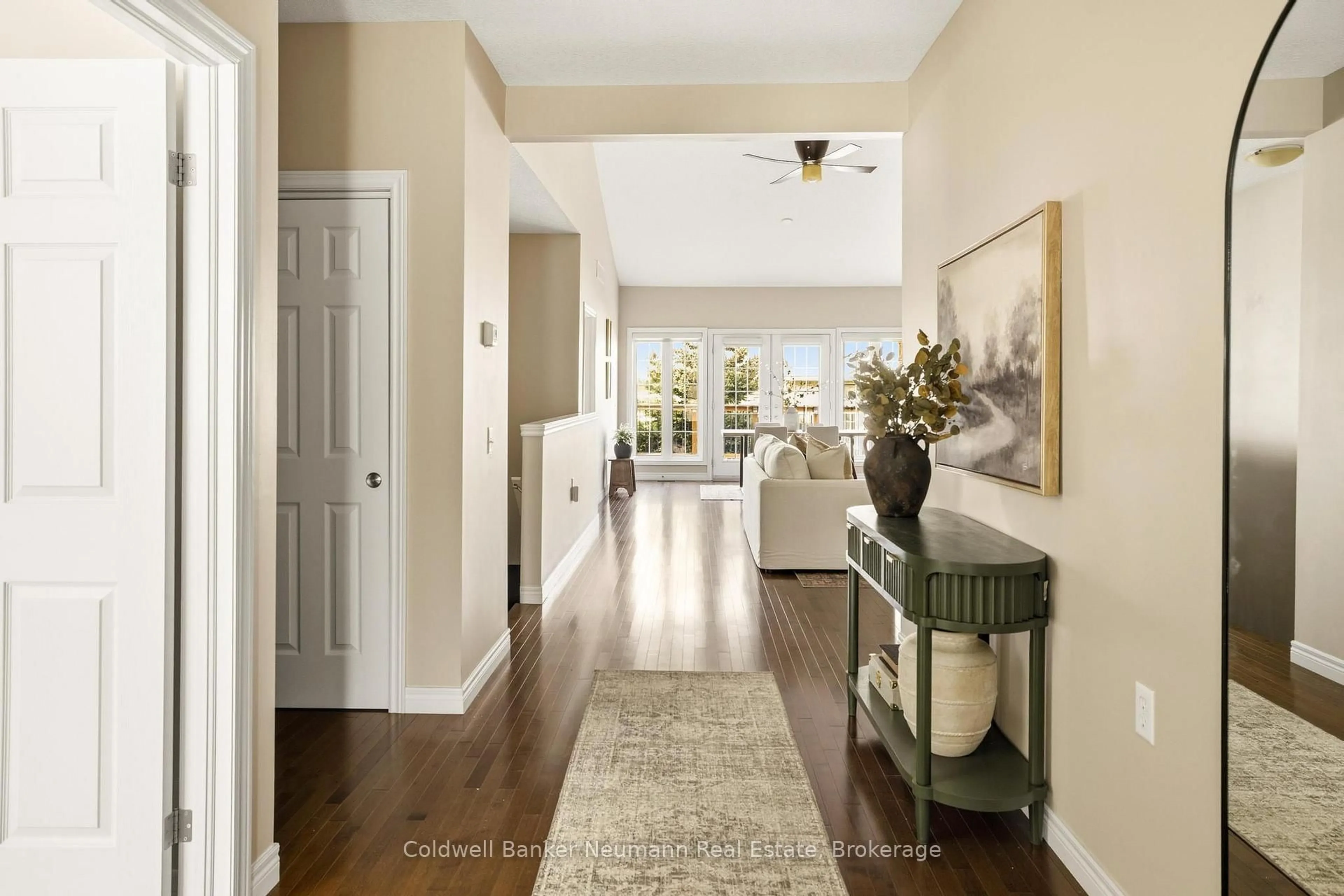 Indoor entryway for 50 Bryan Crt #21, Kitchener Ontario N2A 4N4