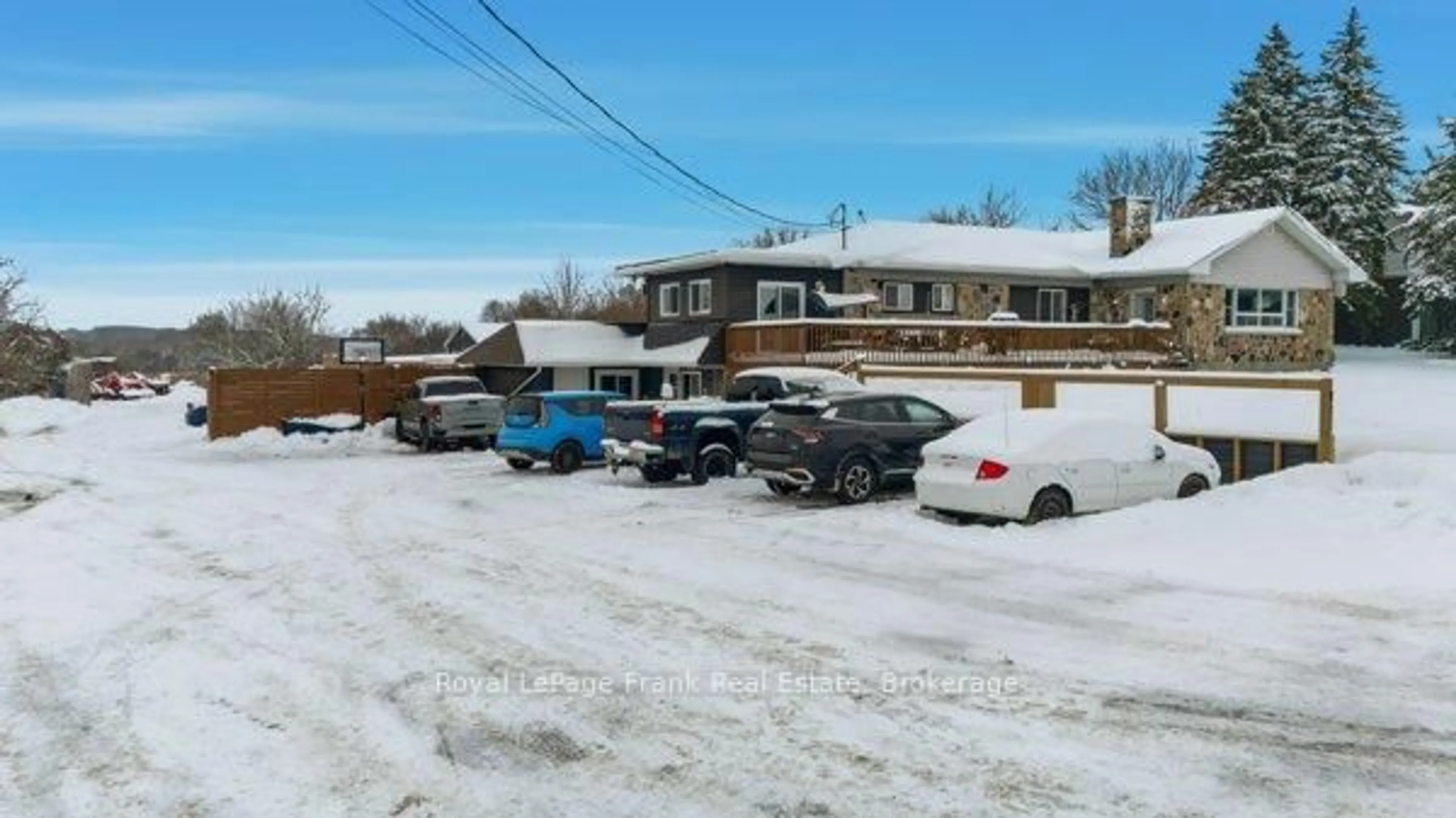 Parking for 241 Bellevue Dr, Belleville Ontario K8N 4Z5