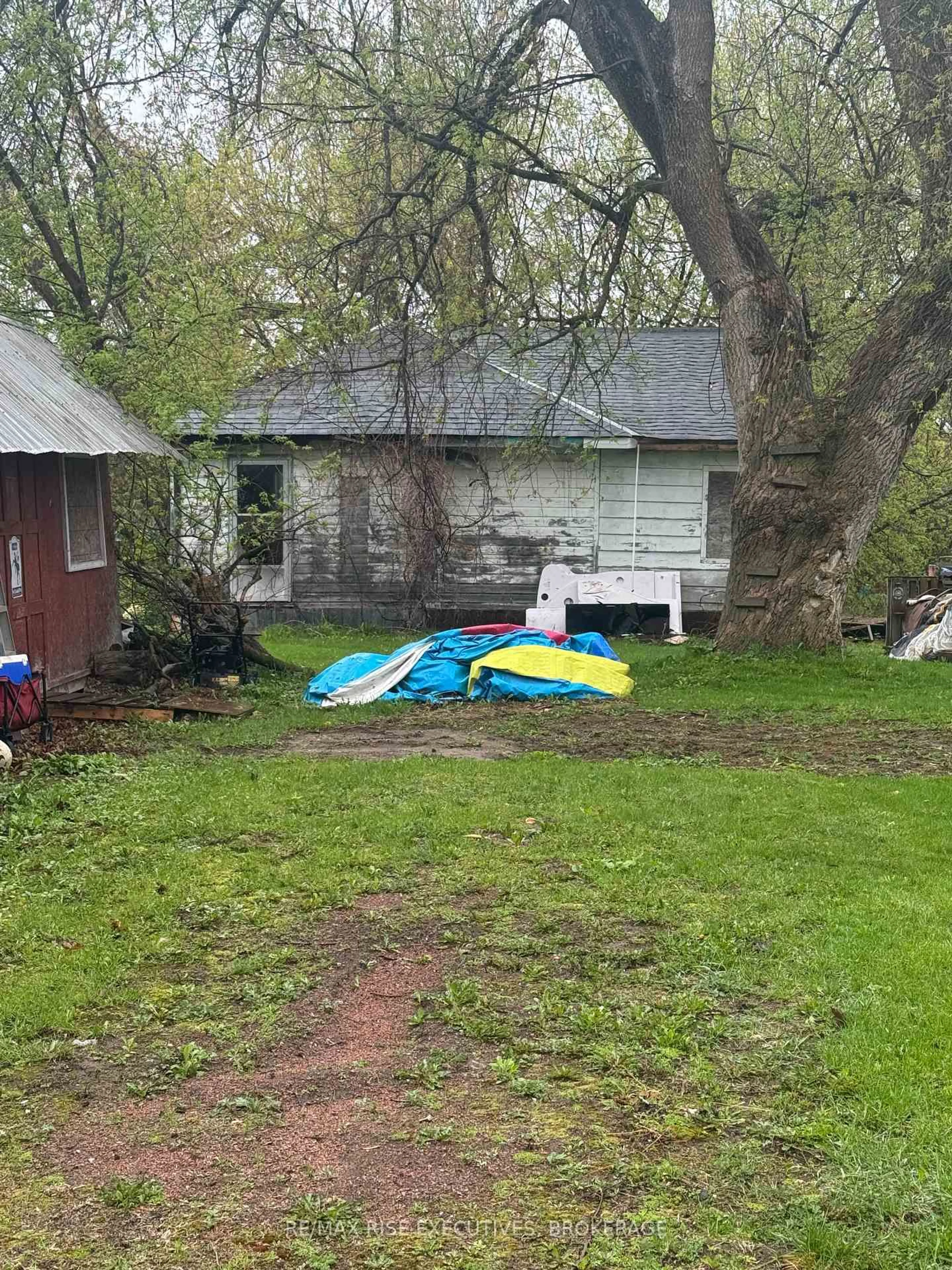 Shed for 109 Adelaide St, Front of Leeds & Seeleys Bay Ontario K0H 2N0