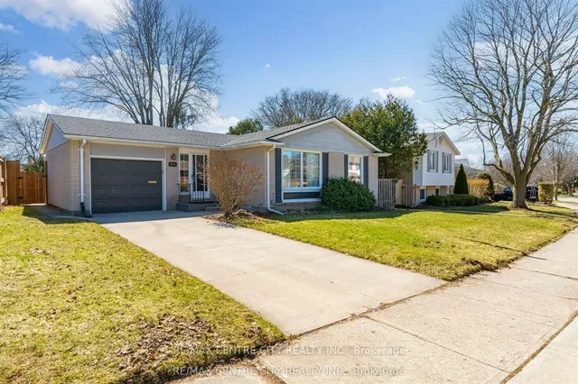 1102 Prince Philip Dr, London North 2