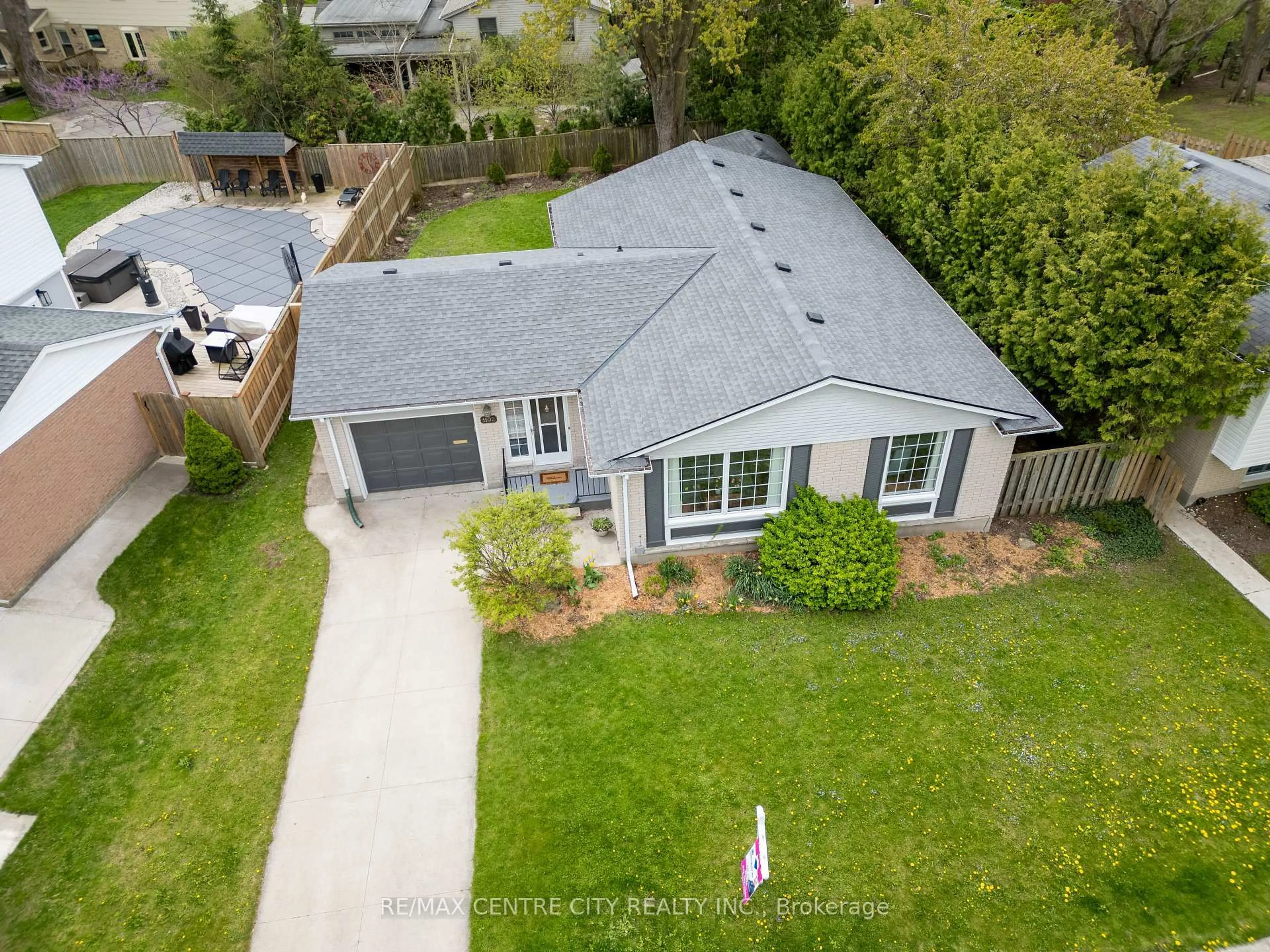 A pic from outside/outdoor area/front of a property/back of a property/a pic from drone, street for 1102 Prince Philip Dr, London North Ontario N6H 4E5