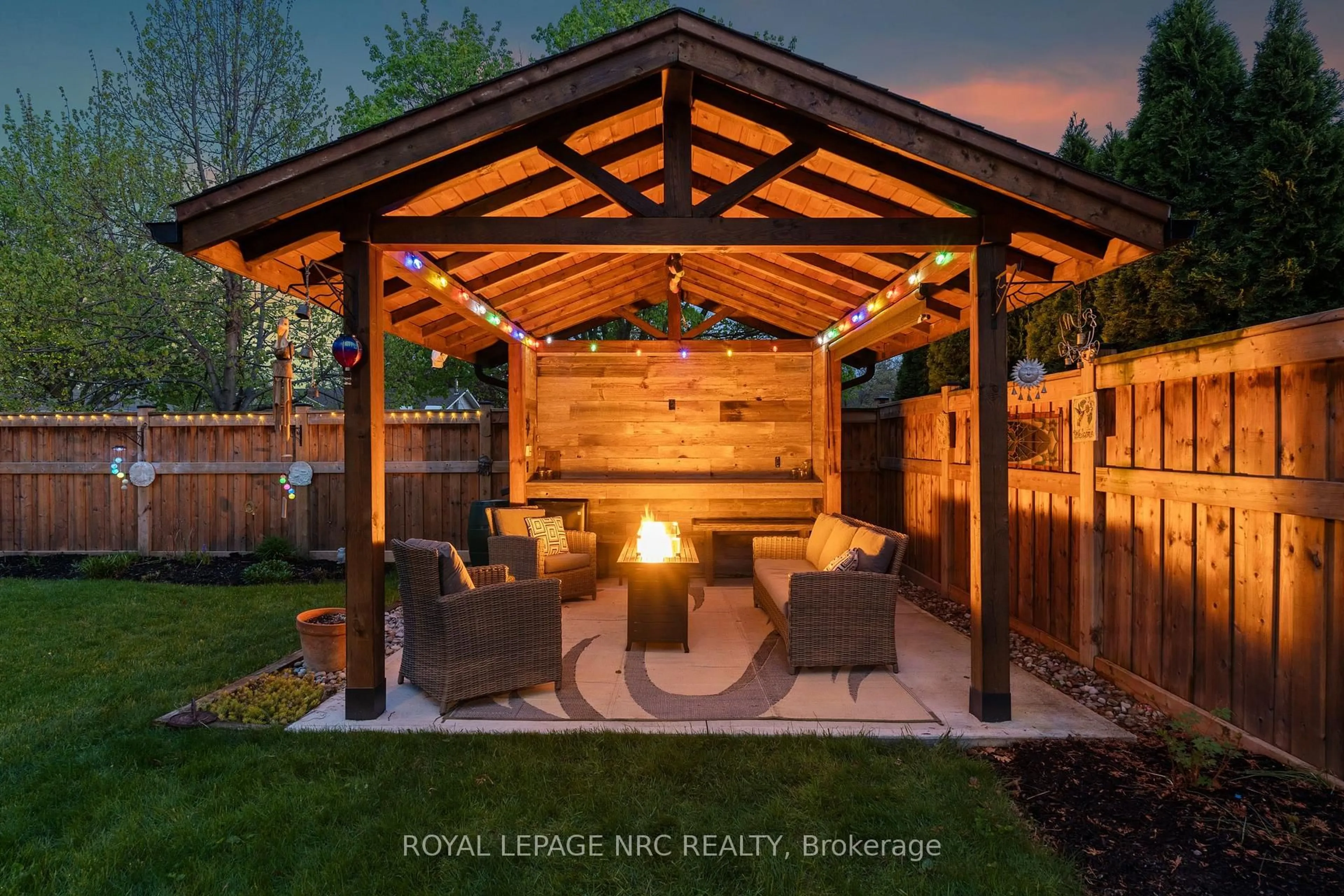 Patio, unknown for 18 Island Rd, St. Catharines Ontario L2M 4B6