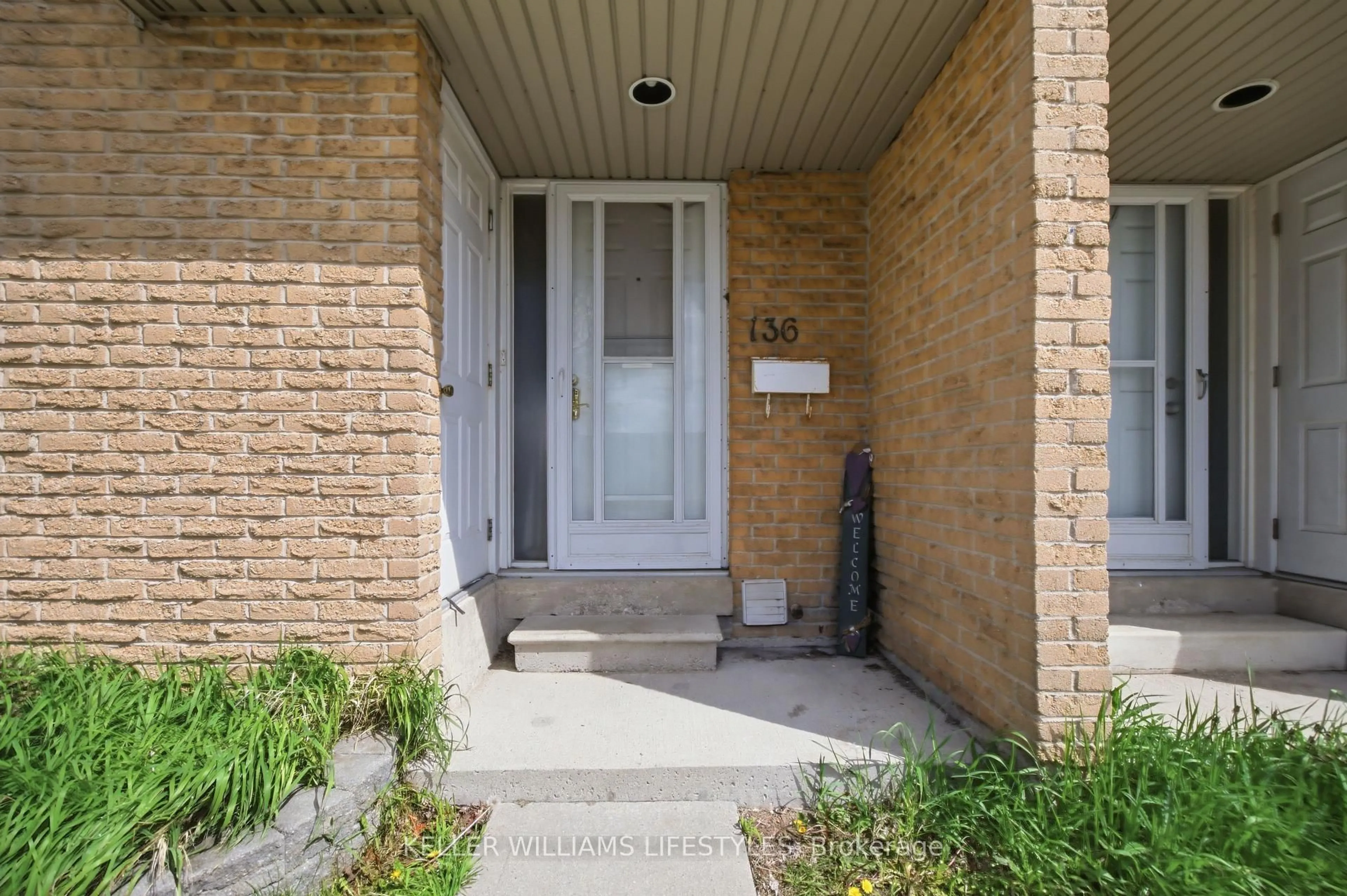 Indoor entryway for 500 Osgoode Dr #136, London South Ontario N6E 2G9
