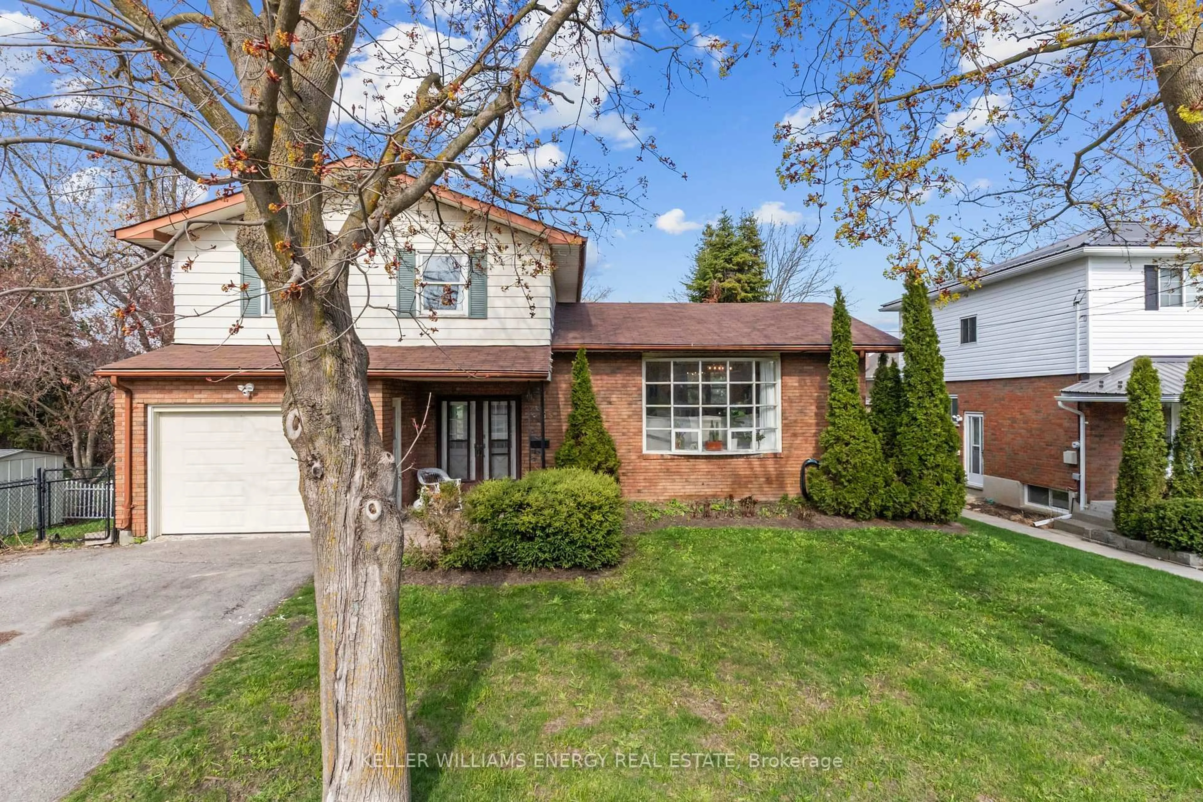 Home with brick exterior material, street for 58 Victoria Ave, Kawartha Lakes Ontario K9V 4G5