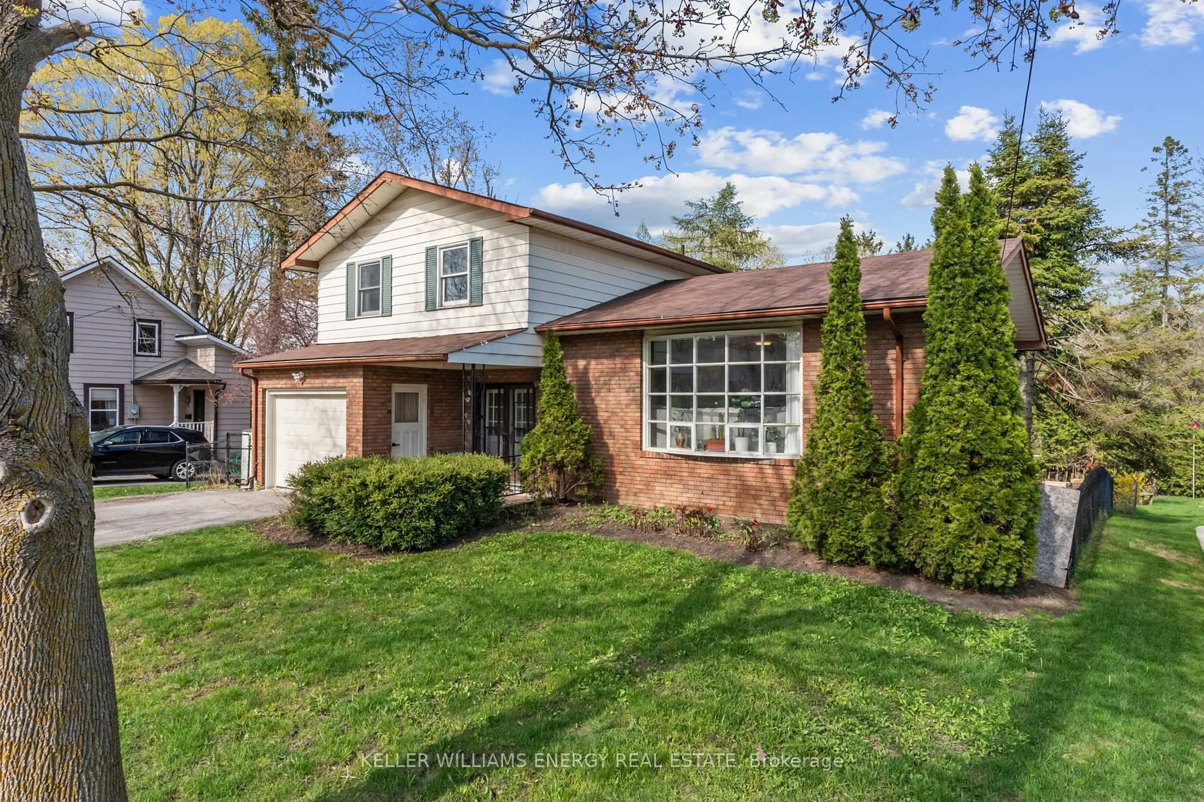 Home with brick exterior material, street for 58 Victoria Ave, Kawartha Lakes Ontario K9V 4G5